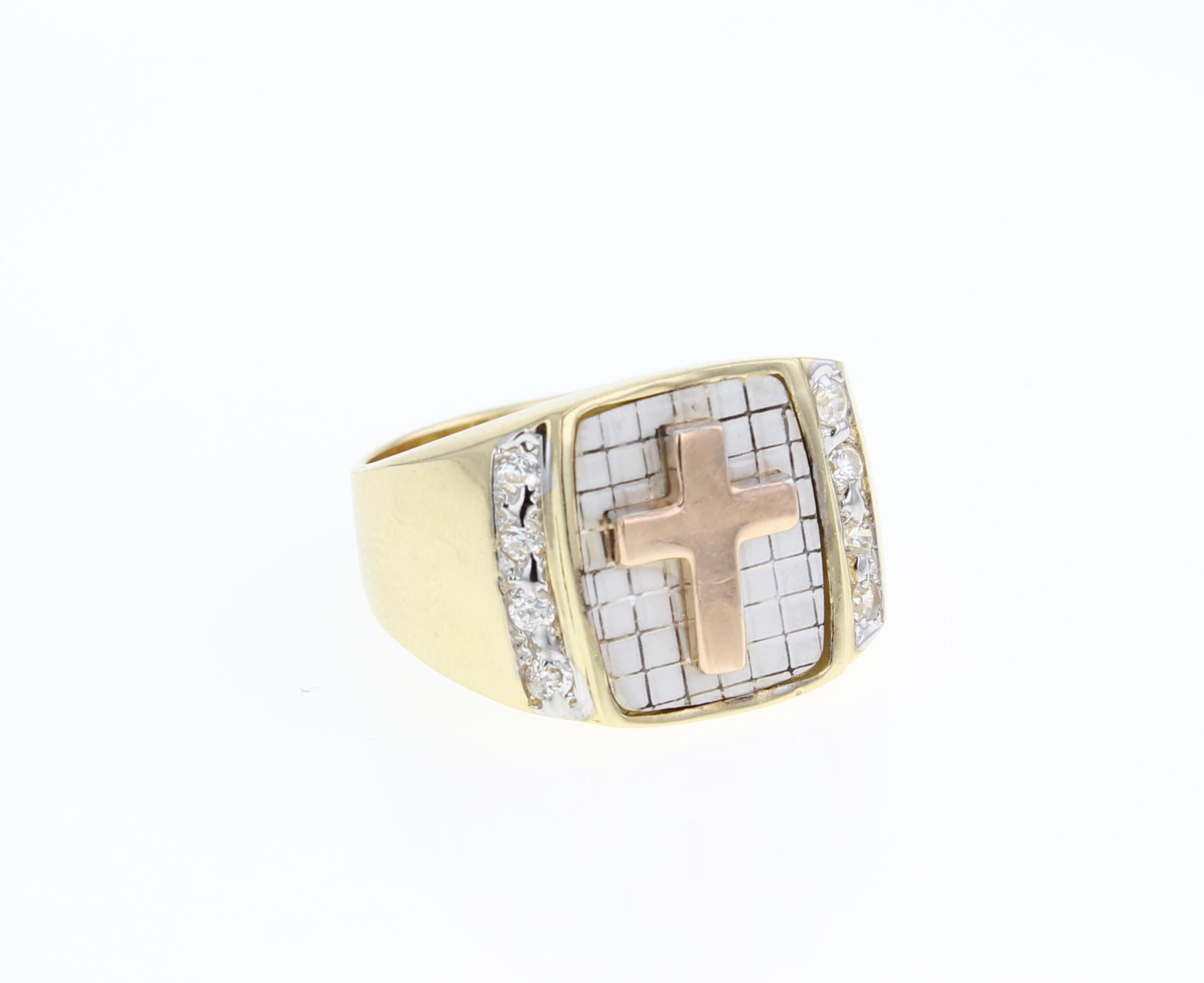Anello con croce di diamanti da 0,40cttw in oro giallo 14k In condizioni Nuovo in vendita a Sugar Land, TX