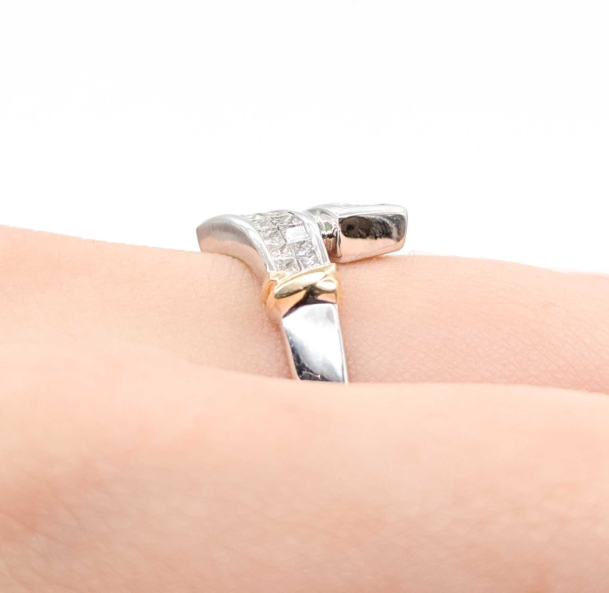 Diamond Crossover Ring in 14K Two-Tone Gold In Excellent Condition For Sale In Bloomington, MN