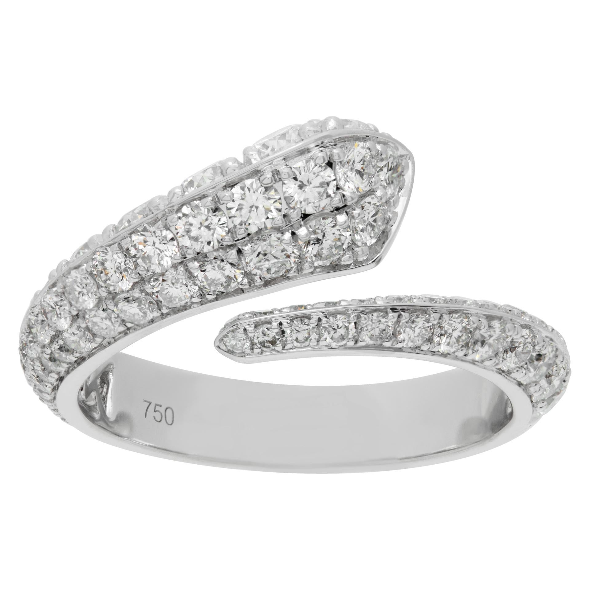 Diamond crossover ring in white gold. Size 6.5 For Sale