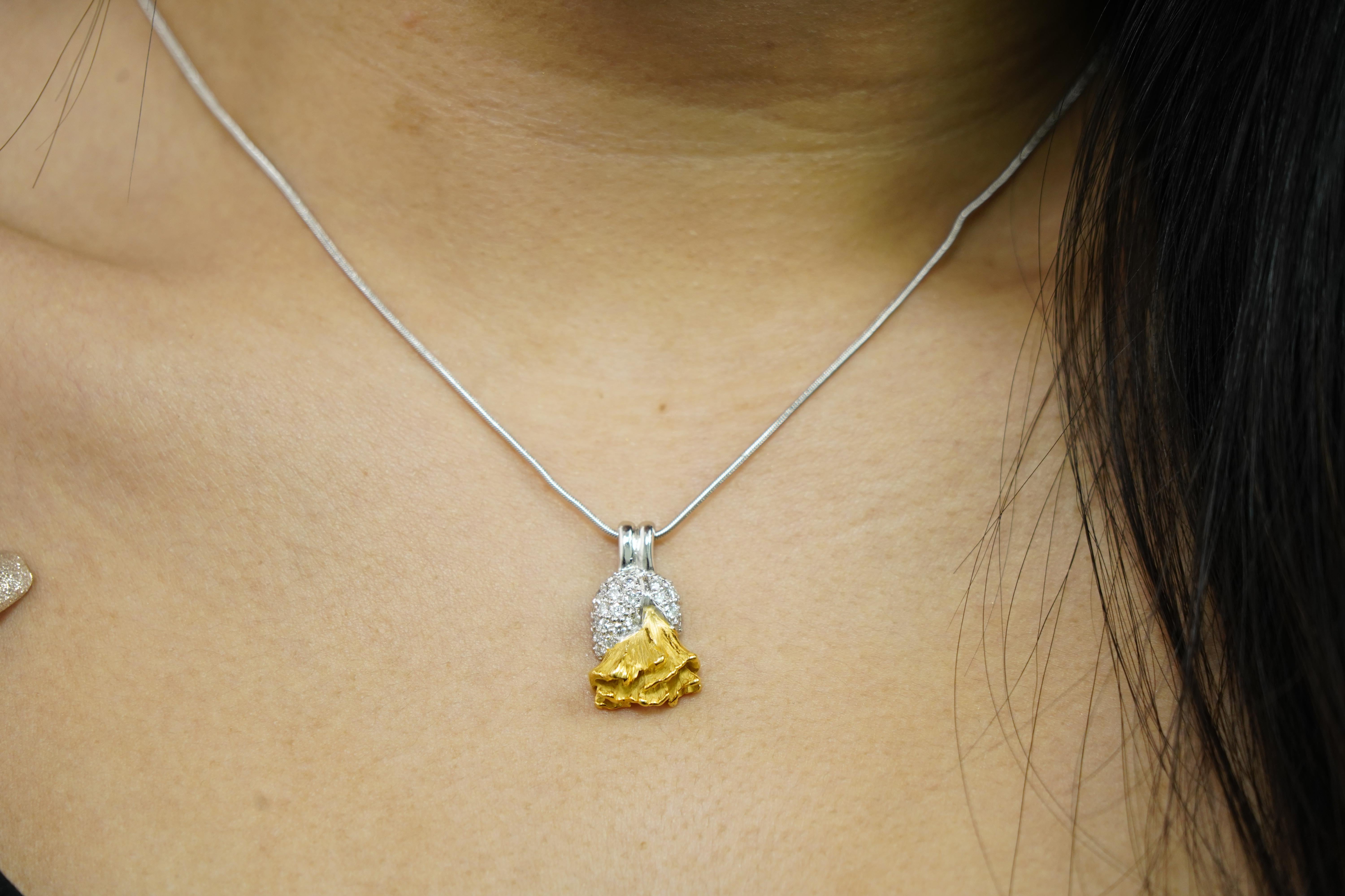 Collana con diamanti da 0,68 carati e catena a serpente in oro bianco 18 carati in vendita 1