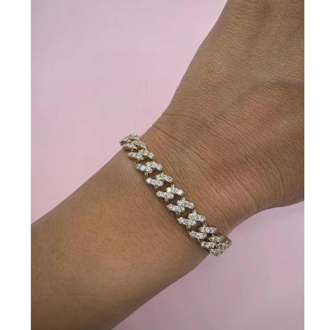 Contemporain Bracelet à maillons cubains en or jaune 14 carats avec fermoir en diamants de 4,89 carats en vente