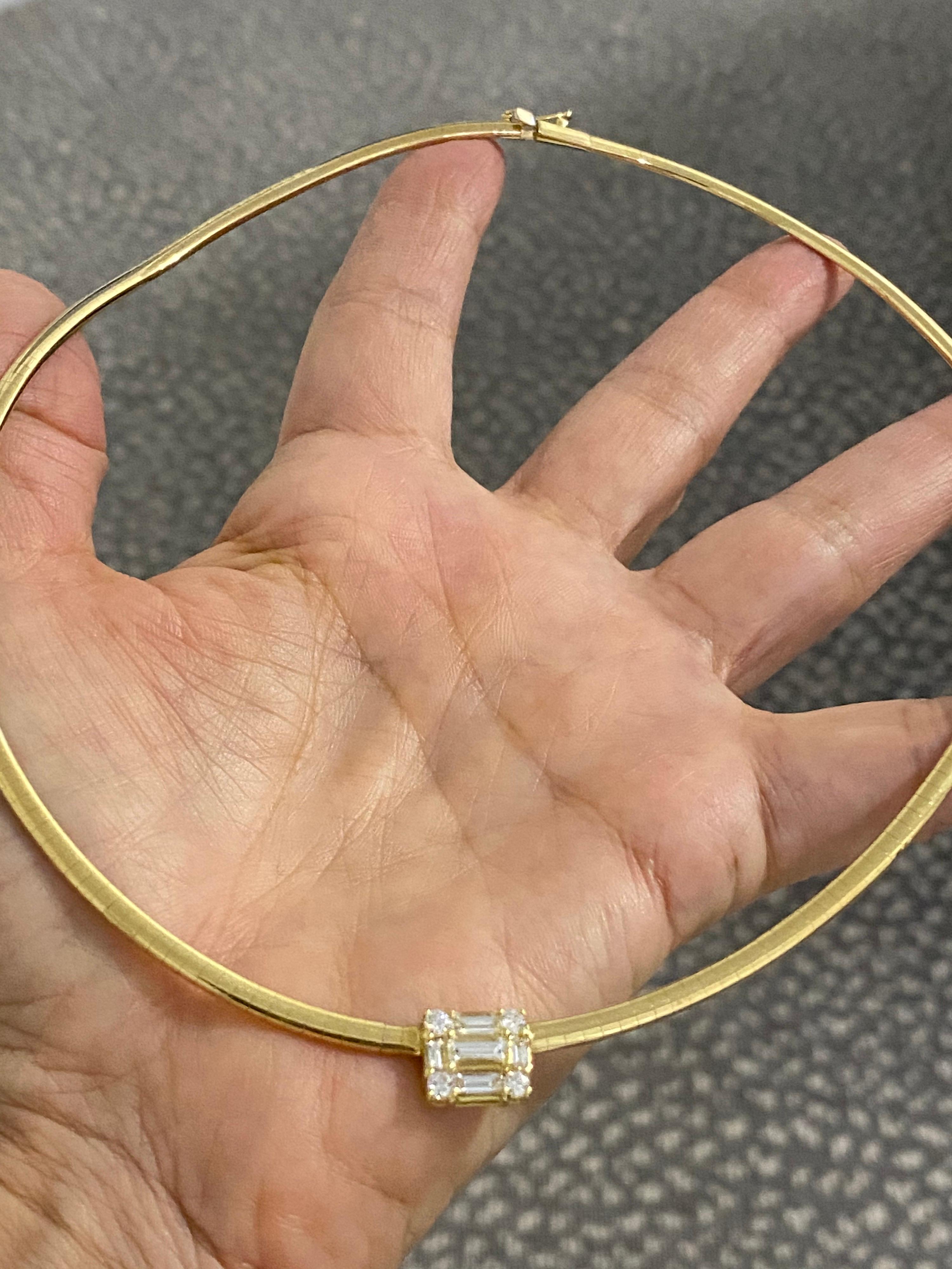 Diamond Cube 18 Karat Gold Omega Style Choker Necklace In New Condition In New York, NY