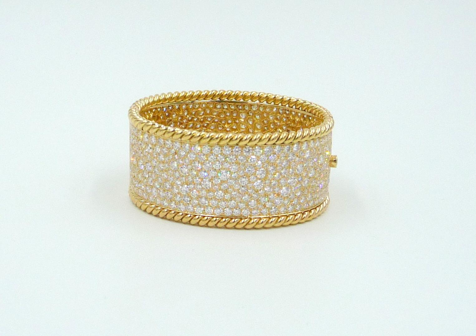 De las mujeres Pulsera Puño Diamantes Oro 18k 40cts Diamantes Blancos Detalle Cuerda Retorcida en venta