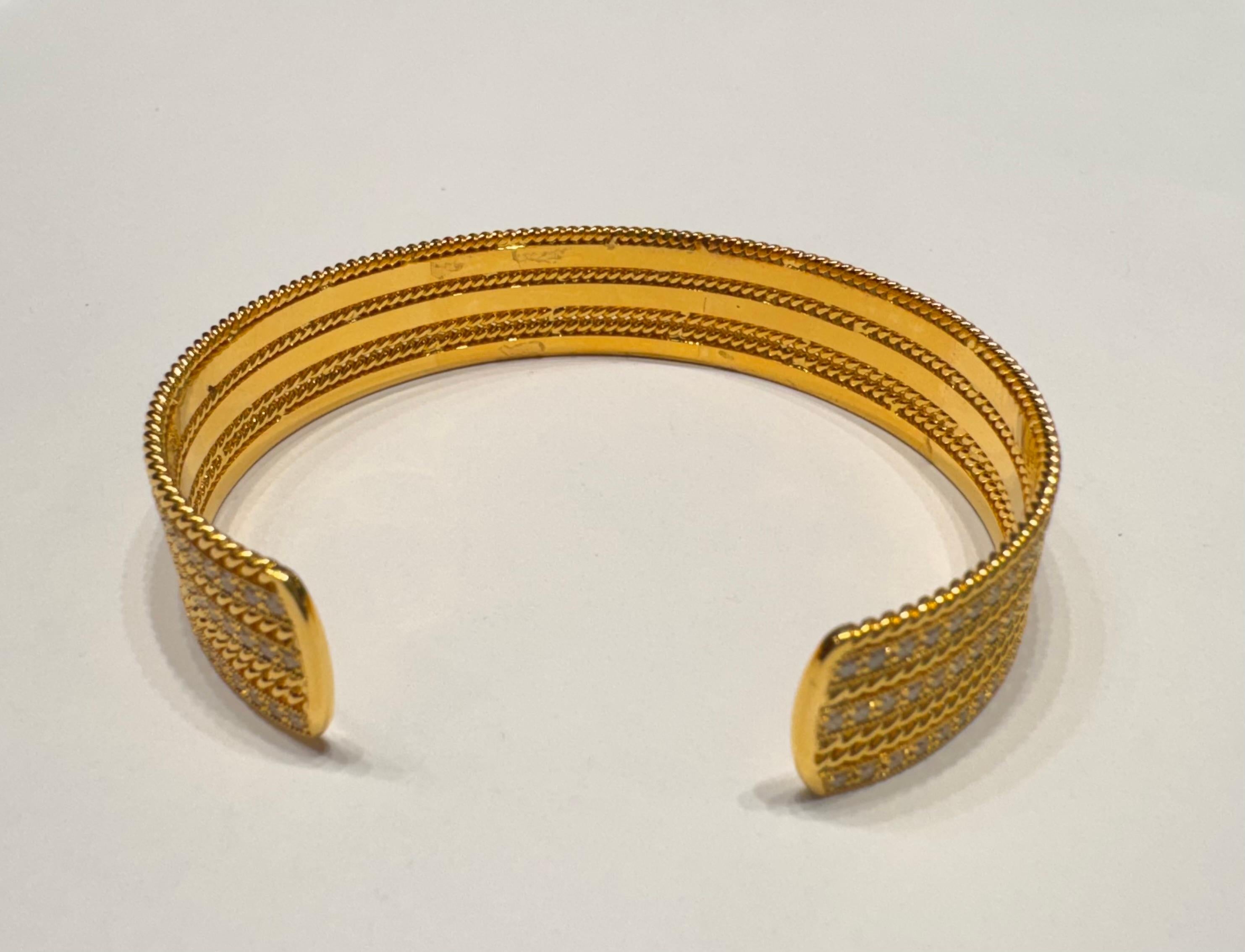 Diamant-Manschettenarmband in 18K Goldfassung im Angebot 4