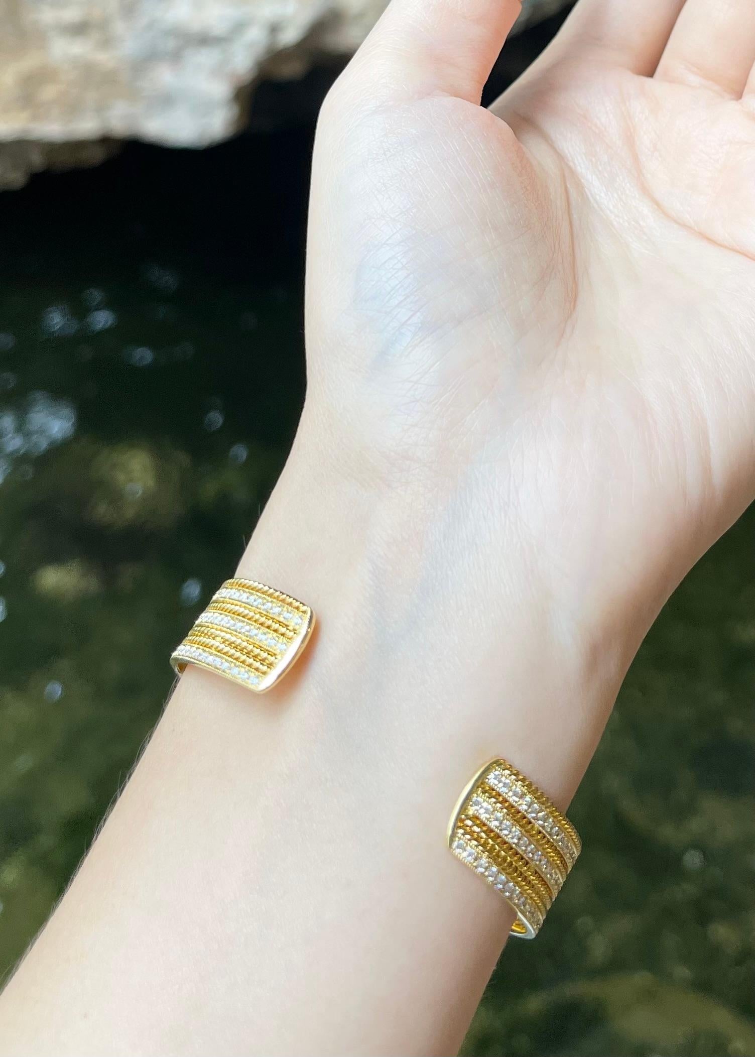 Diamant-Manschettenarmband in 18K Goldfassung (Brillantschliff) im Angebot