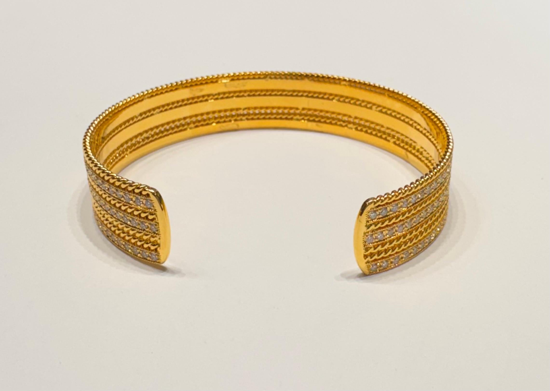 Diamant-Manschettenarmband in 18K Goldfassung im Angebot 3