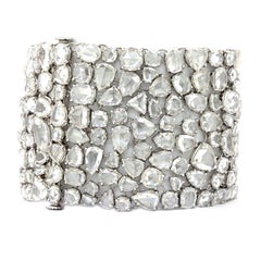 Bracciale Diamond Cuff in platino con oltre 100 carati di diamanti taglio rosa