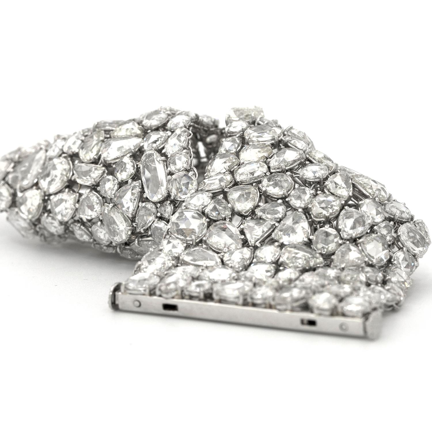 Bracelet manchette en platine avec plus de 100 carats de diamants taille rose en vente 1