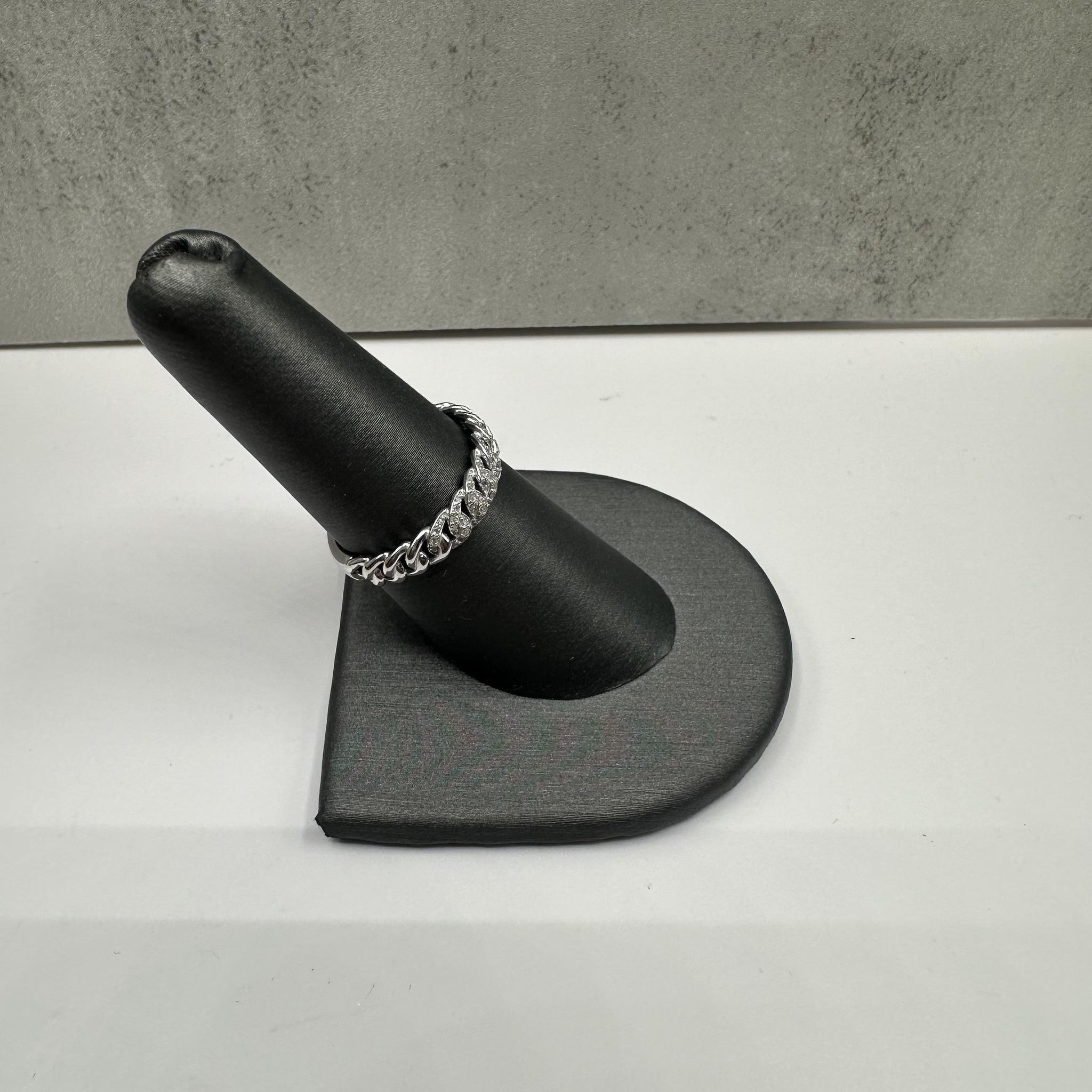 Taille simple Bague Diamond Curb Link en argent - 0.15ctw, Taille 7, Nouvel état en vente