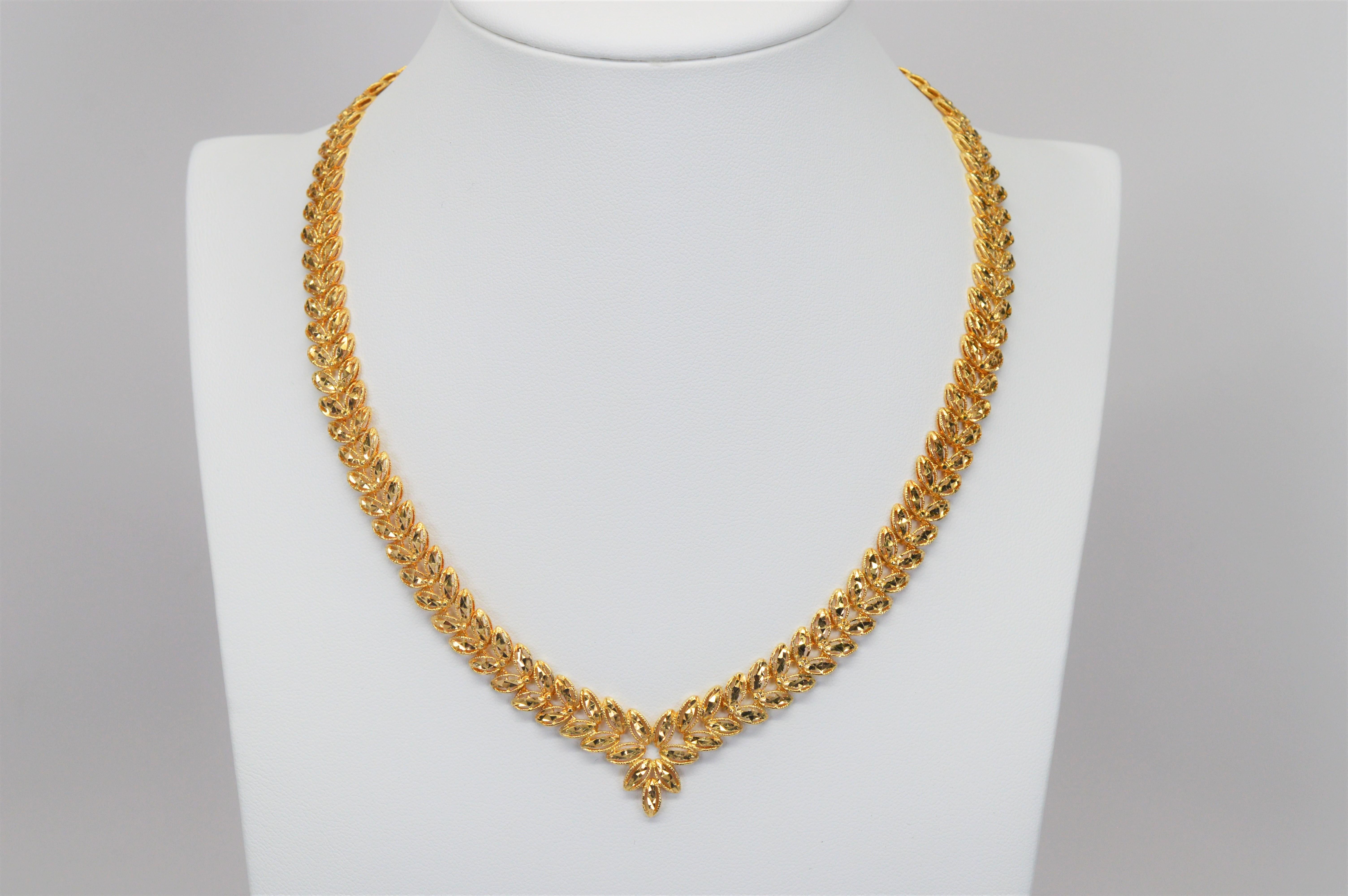 14 karat gold choker necklace