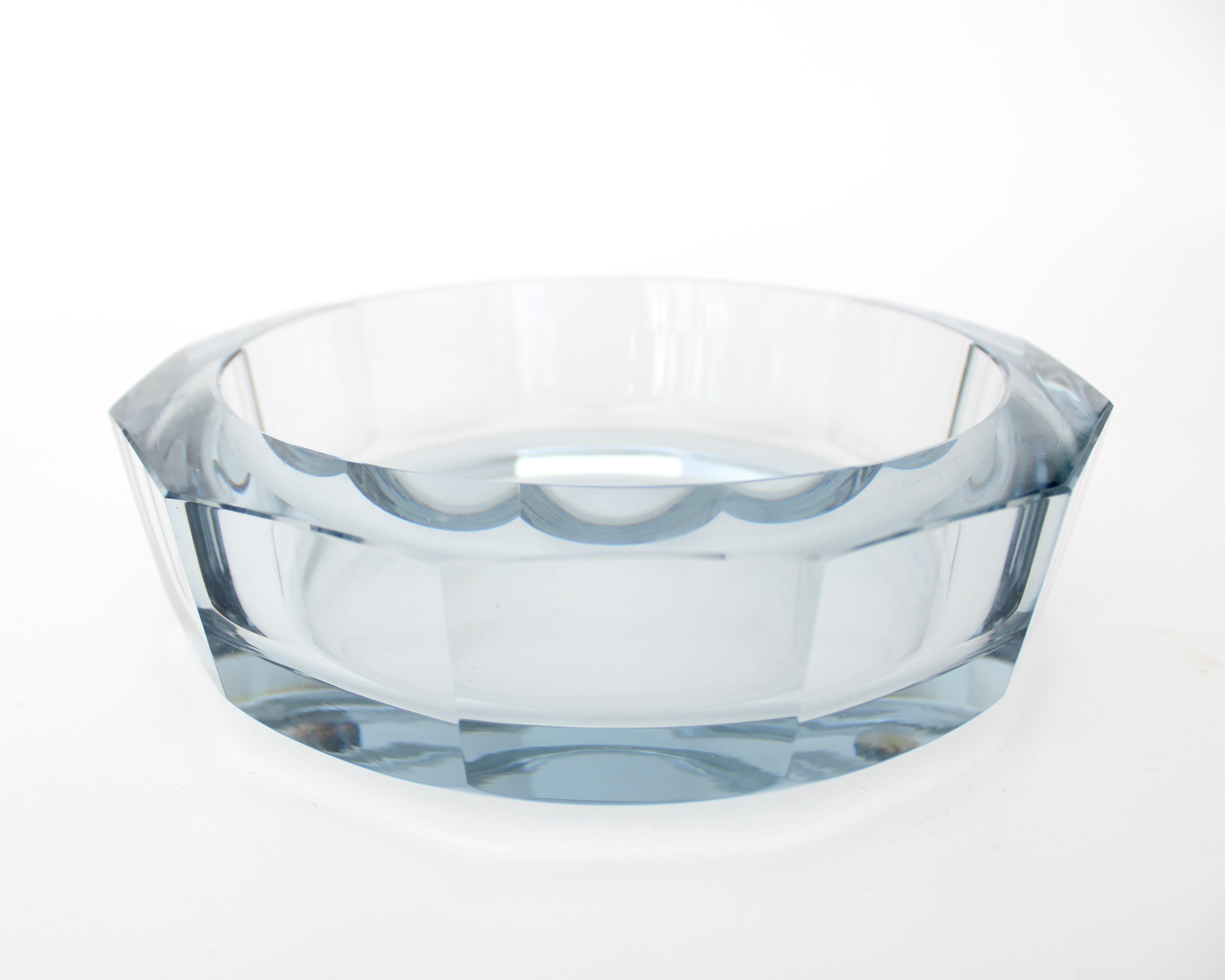 Diamond Cut Glass Dish by Strömberg Sweden Designed by Aste Stromberg circa 1950 In Good Condition In Chicago, IL