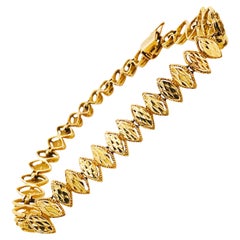 Diamond Cut Marquise Shape Charm Link Bracelet in 14 Karat Yellow Gold