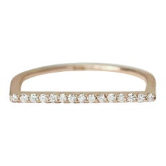 Bague empilable en or 14k avec diamant en forme de D