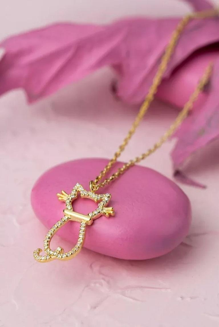 Collier pendentif breloque chat en or jaune massif 14 carats avec diamants Neuf - En vente à Chicago, IL