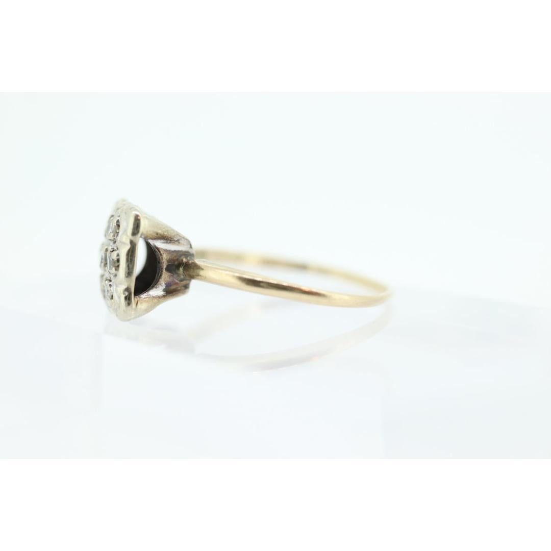 Diamant Gänseblümchen-Cluster auf Ring erhöht. 10k Art Deco Diamant Pave Quadratischer Diamant im Angebot 2