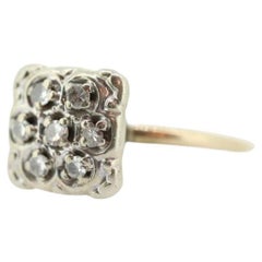 Racimo de margaritas de diamantes elevado sobre anillo. Cuadrado Pave de Diamantes Art Decó de 10k