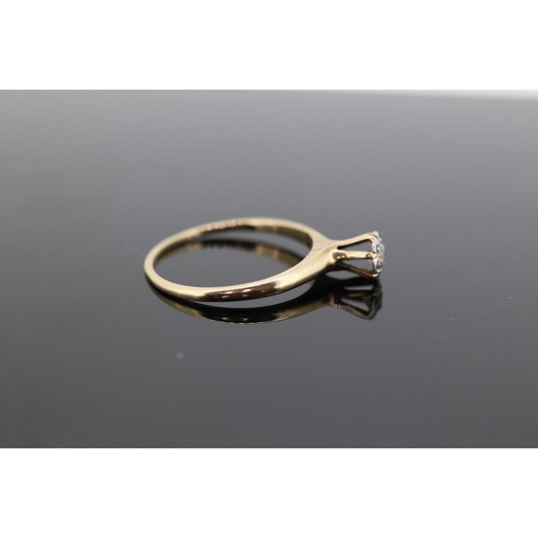 Marguerite élevée sur la bague, marguerite en diamant 14 carats. fleur vintage en diamants en vente 6
