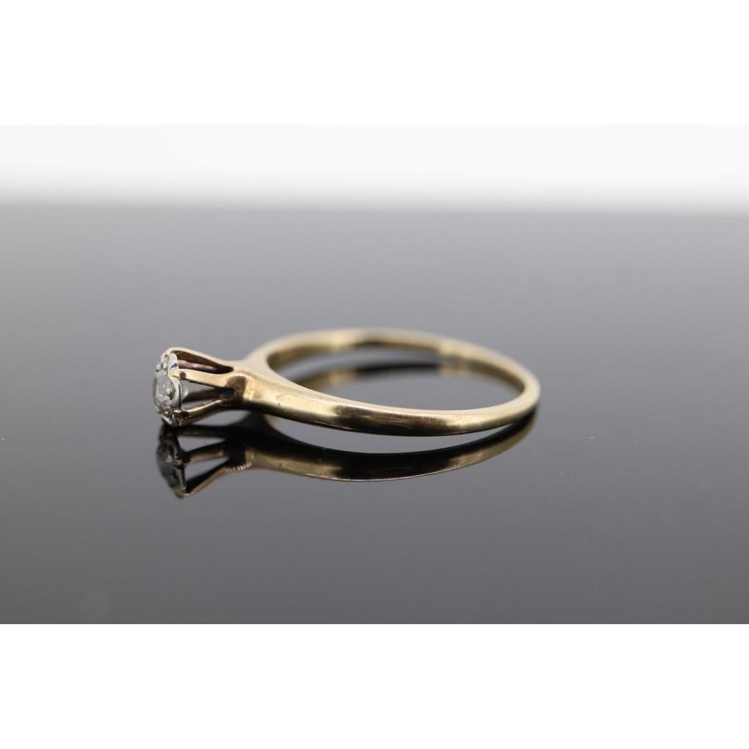 Marguerite élevée sur la bague, marguerite en diamant 14 carats. fleur vintage en diamants en vente 1