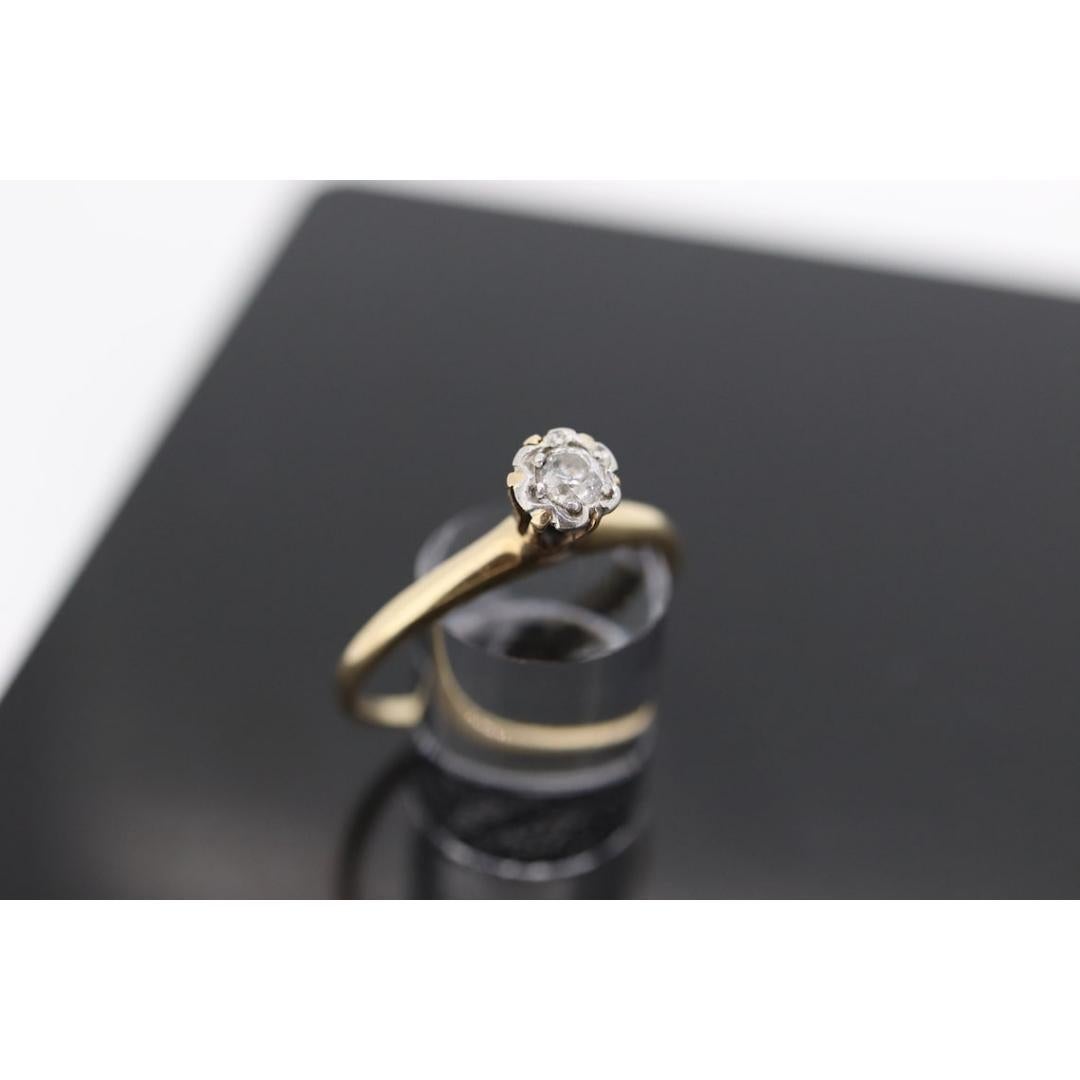 Marguerite élevée sur la bague, marguerite en diamant 14 carats. fleur vintage en diamants en vente 3