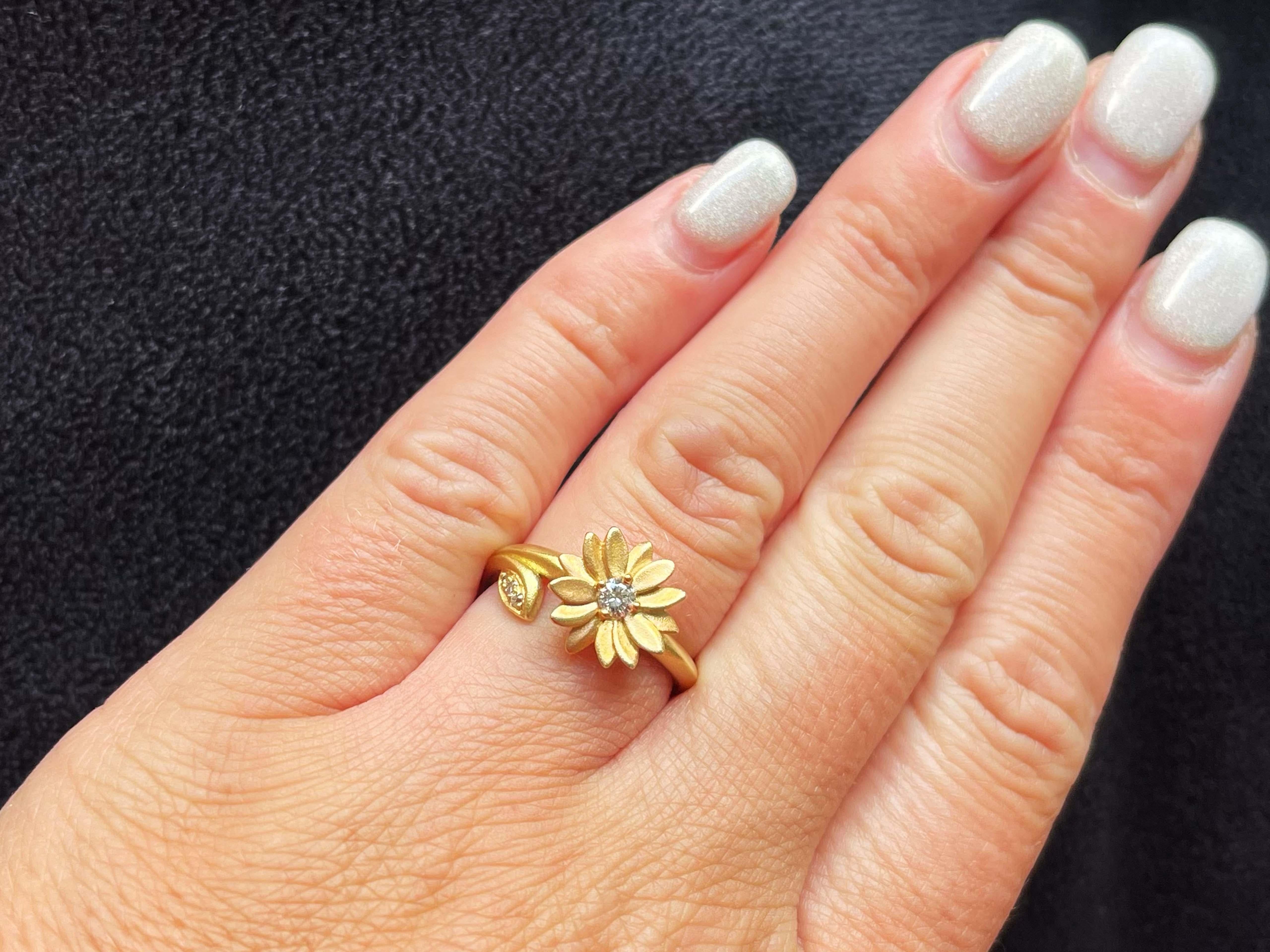 Item Specifications:

Metal: 18K Yellow Gold

Style: Statement Ring

Ring Size: 6.5 (resizing available for a fee)

Total Weight: 5.0 Grams
​
​Diamond Count: 4 

Diamond Carat Weight: 0.15

Diamond Color: G

Diamond Clarity: VS

Condition: Preowned,