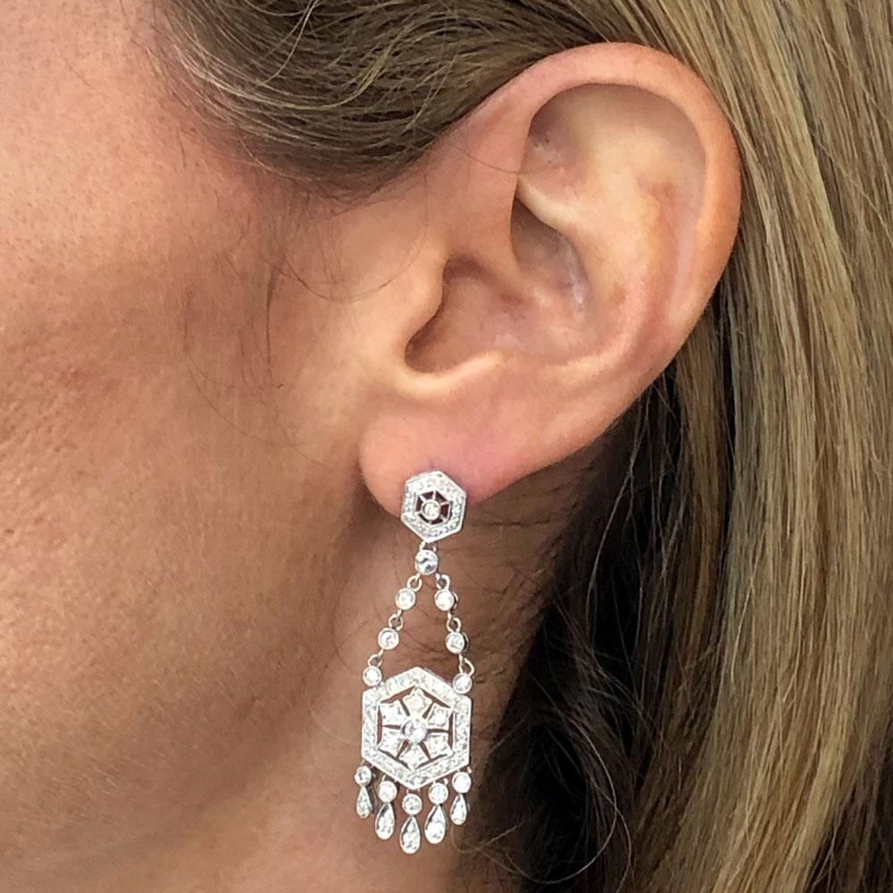 Modern Diamond Dangle Chandelier 18 Karat White Gold Earrings
