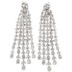 Boucles d'oreilles pendantes chandelier avec diamants sur le devant et le dos