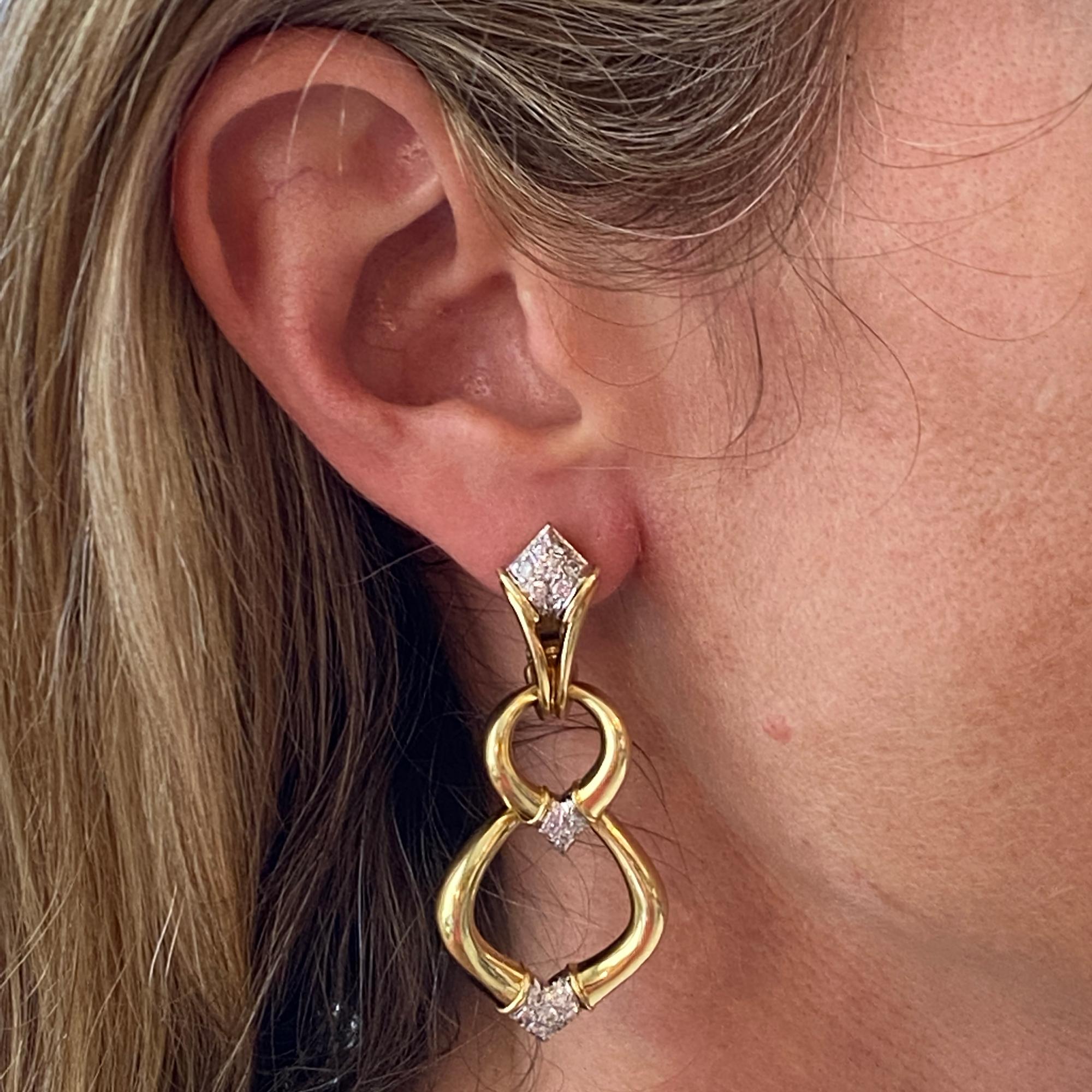 Diamond Dangle Detachable Drop Earrings 18 Karat Yellow Gold In Excellent Condition In Boca Raton, FL