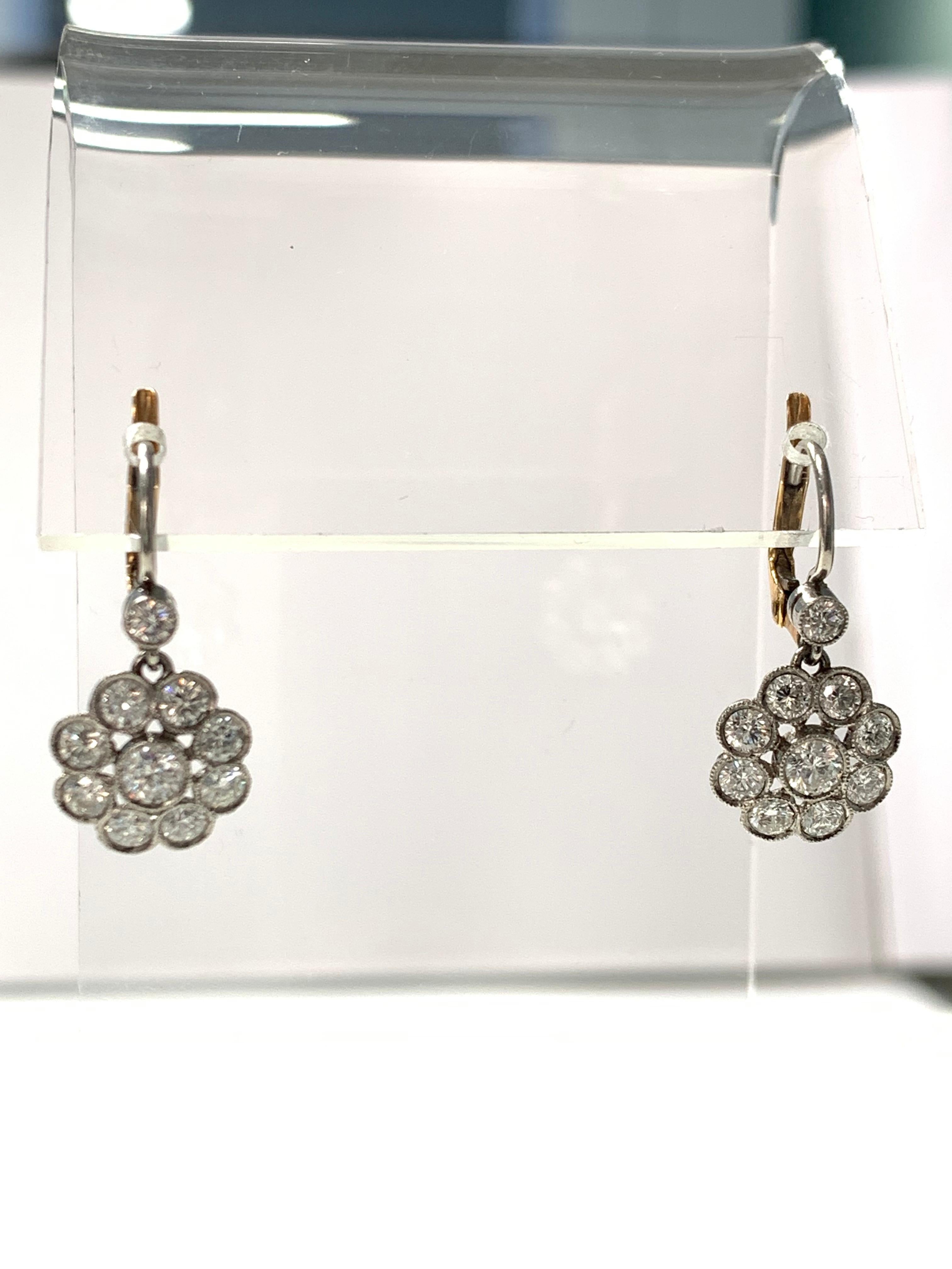 Diamond Dangle Earring in Platinum and 18k Gold For Sale 4