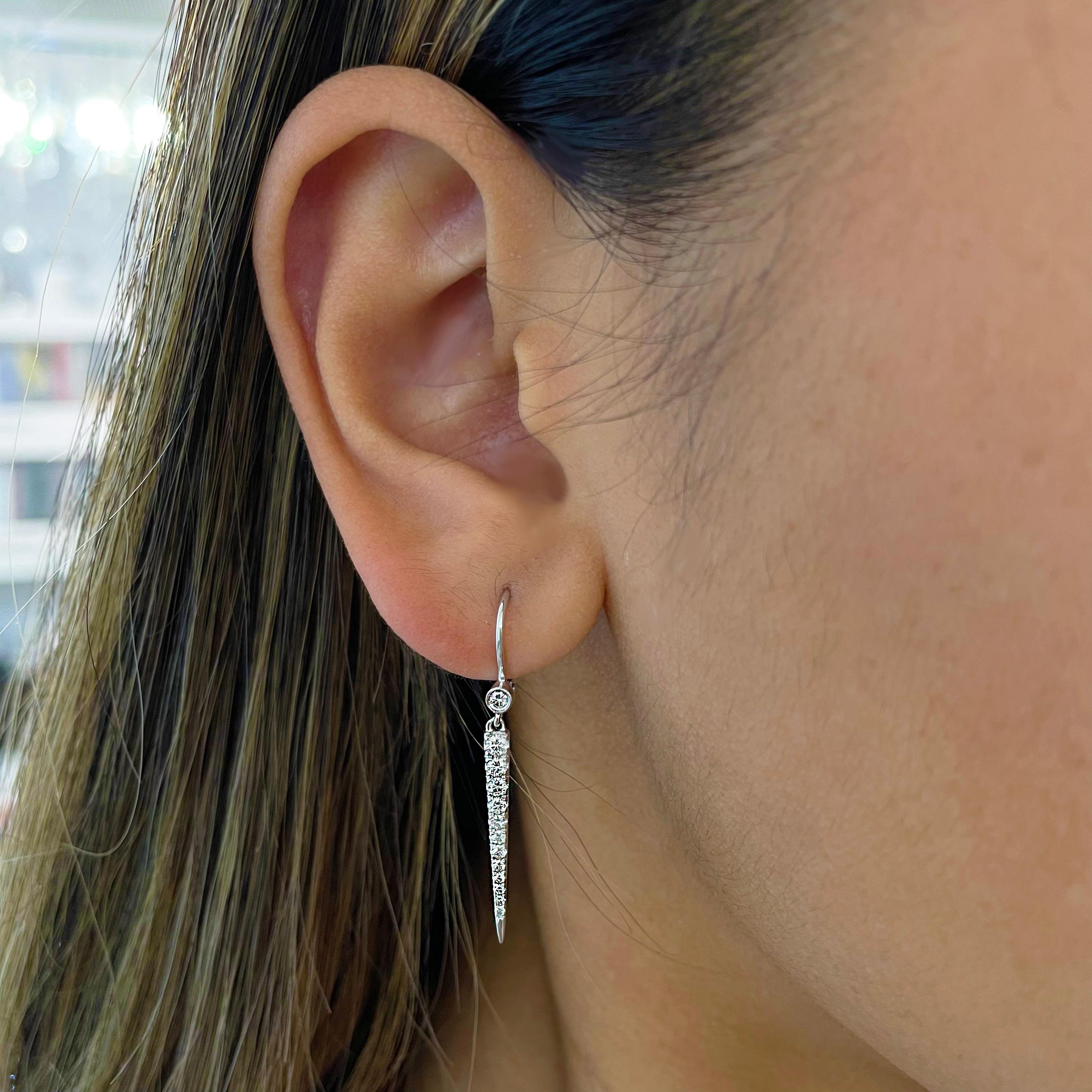 Round Cut Diamond Dangle Earring w Line Design in 14K White Gold w .33 Carat Diamonds For Sale