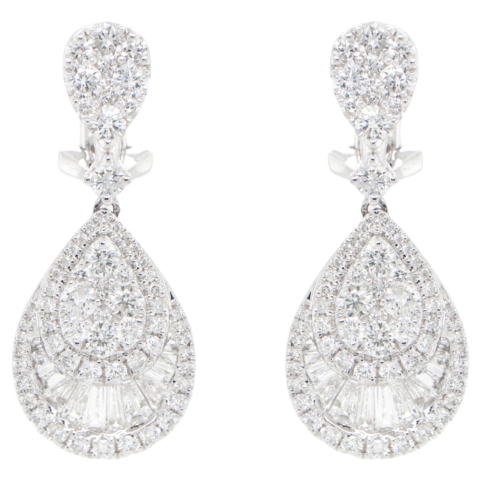 Diamond Dangle Earrings 3 Carats 18K White Gold For Sale