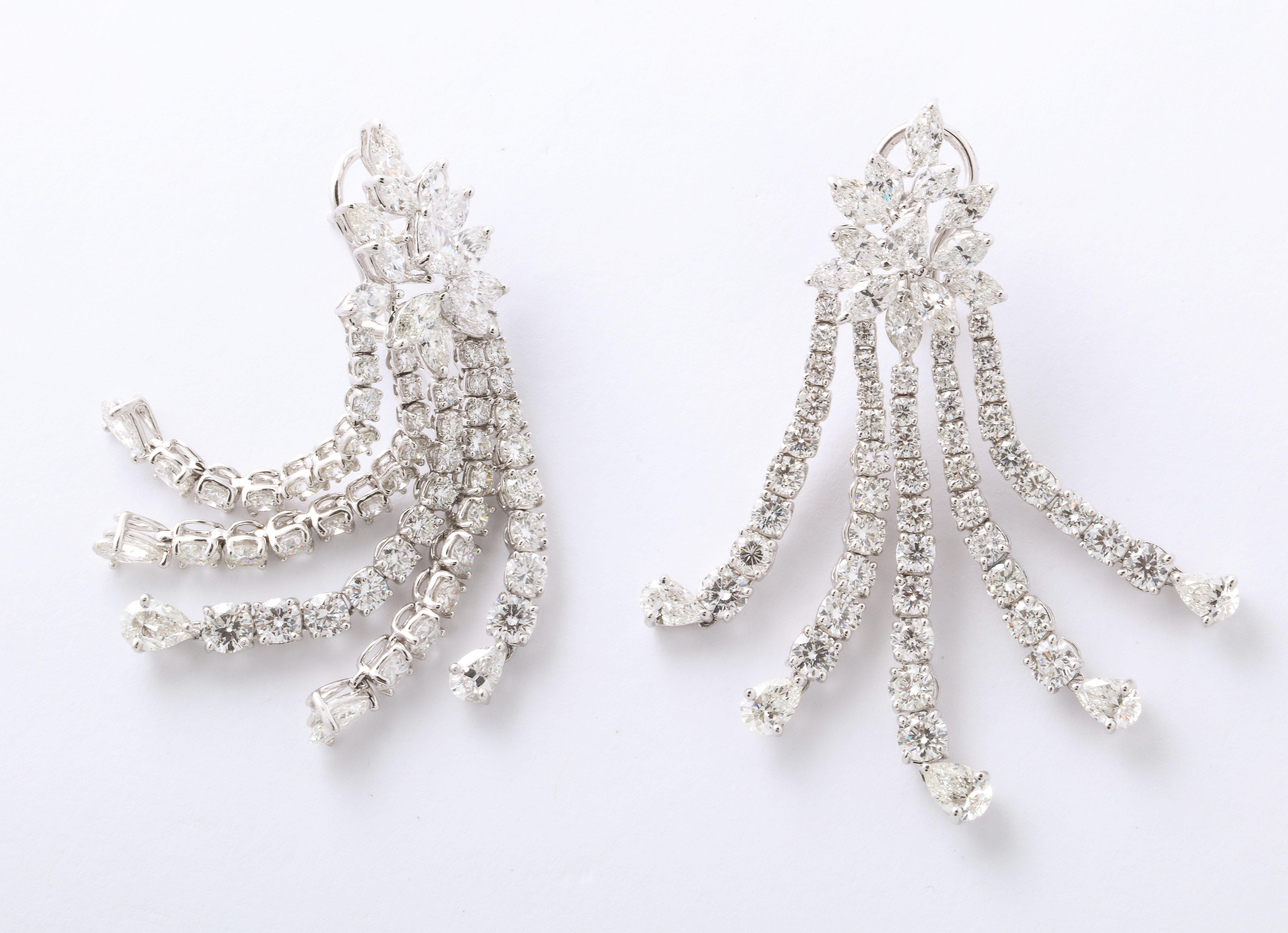 Diamond Dangle Earrings In New Condition In New York, NY
