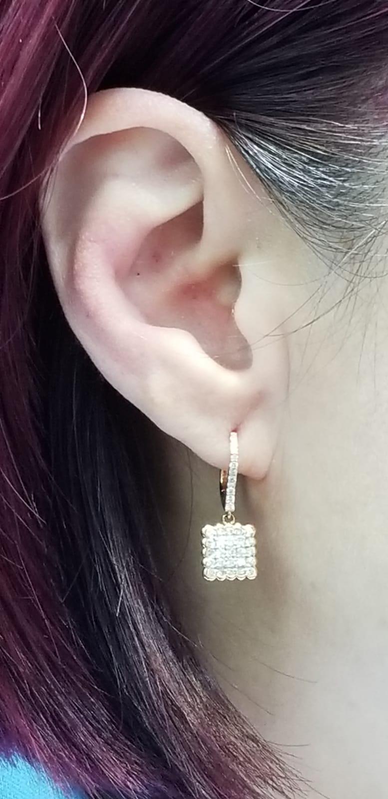 Round Cut Diamond Dangle Earrings in 18 Karat Rose Gold For Sale