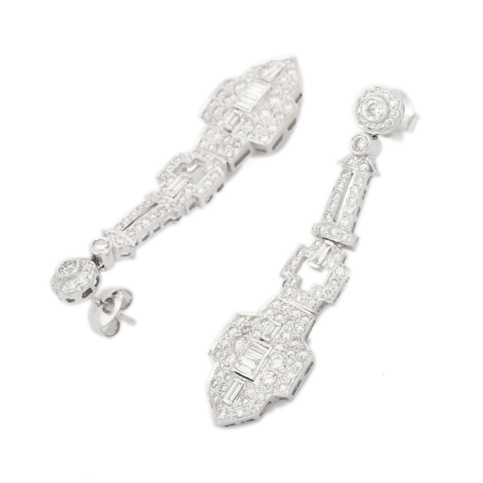 Contemporary Exquisite Art Deco Diamond Dangle Earrings in 18k White Gold For Sale