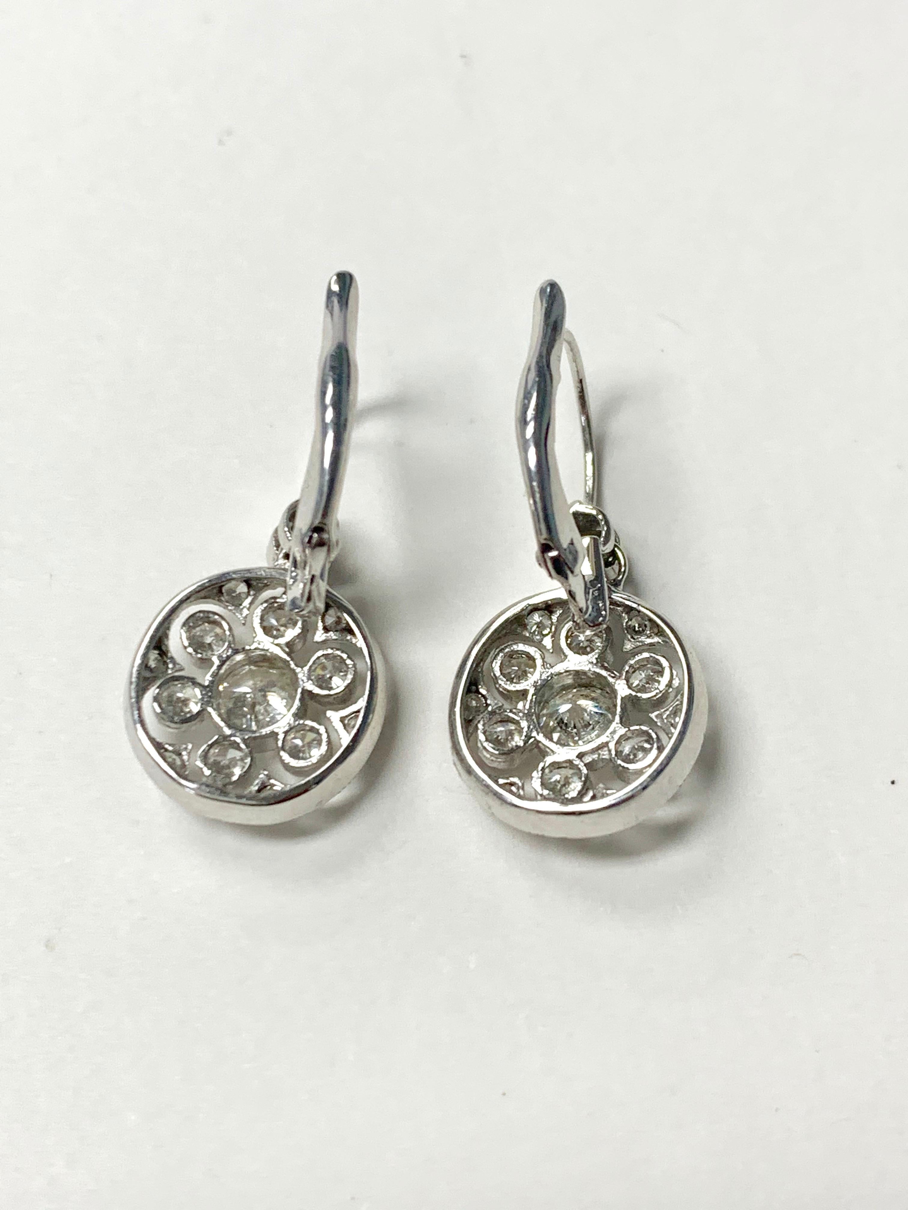 Diamond Dangle Earrings in 18k White Gold For Sale 3