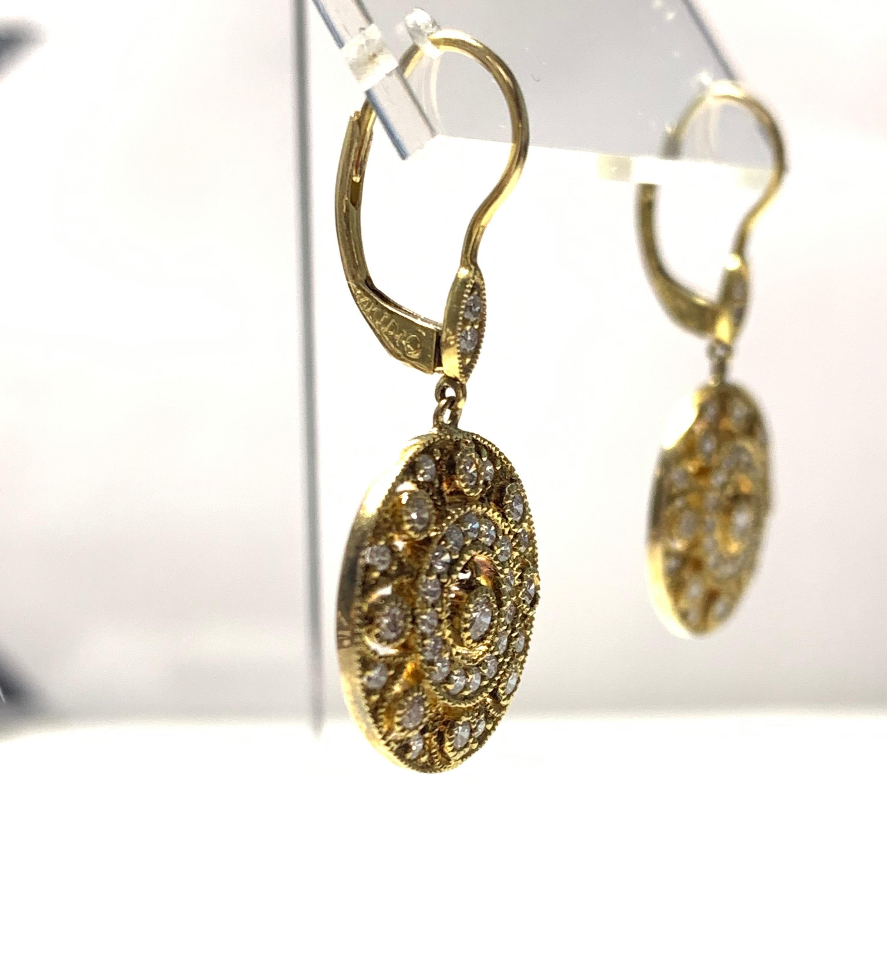 Diamond Dangle Earrings in Yellow Gold For Sale 1
