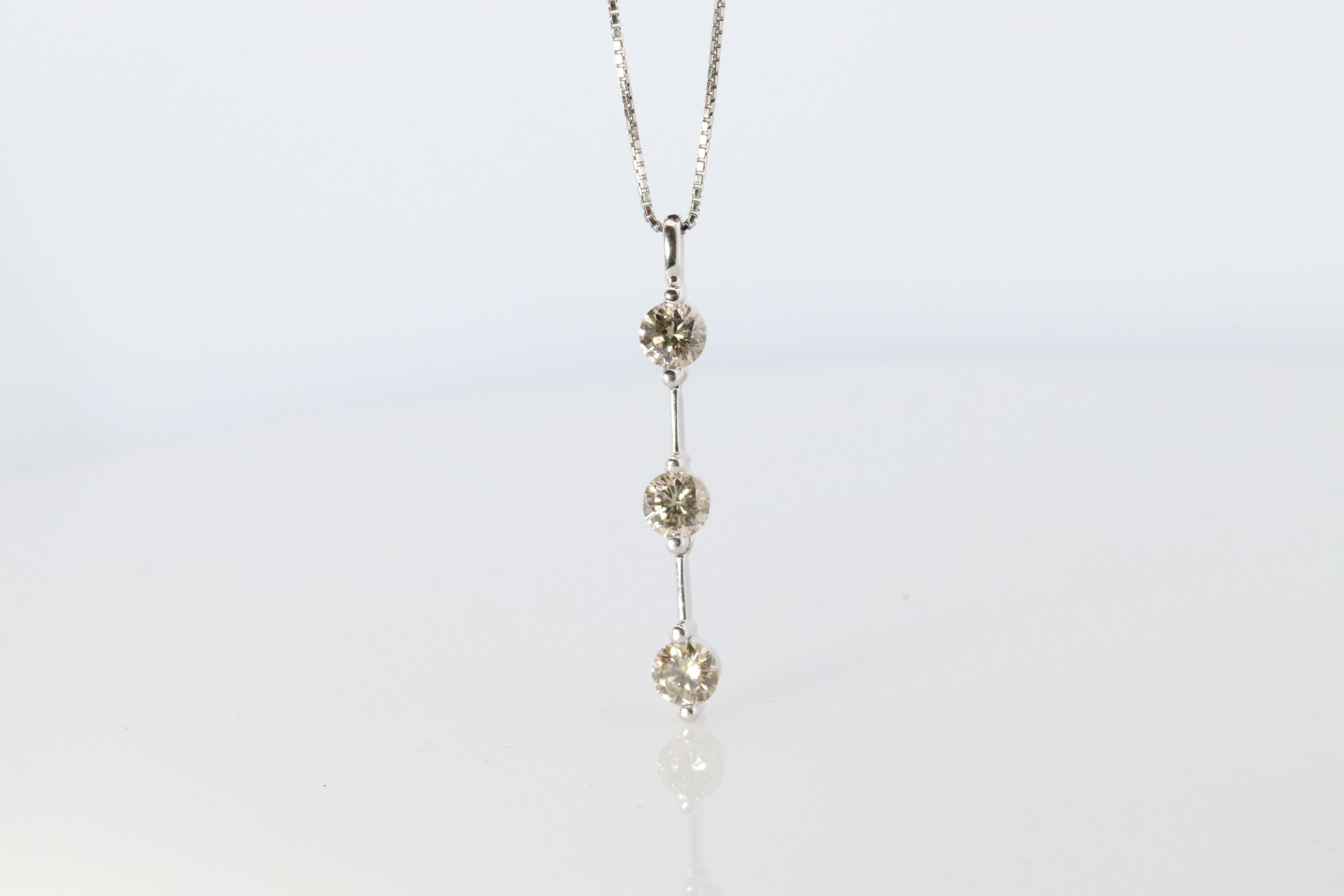 Taille ronde Pendentif Journey pendentif en platine Pt900 diamant 1CTW en vente