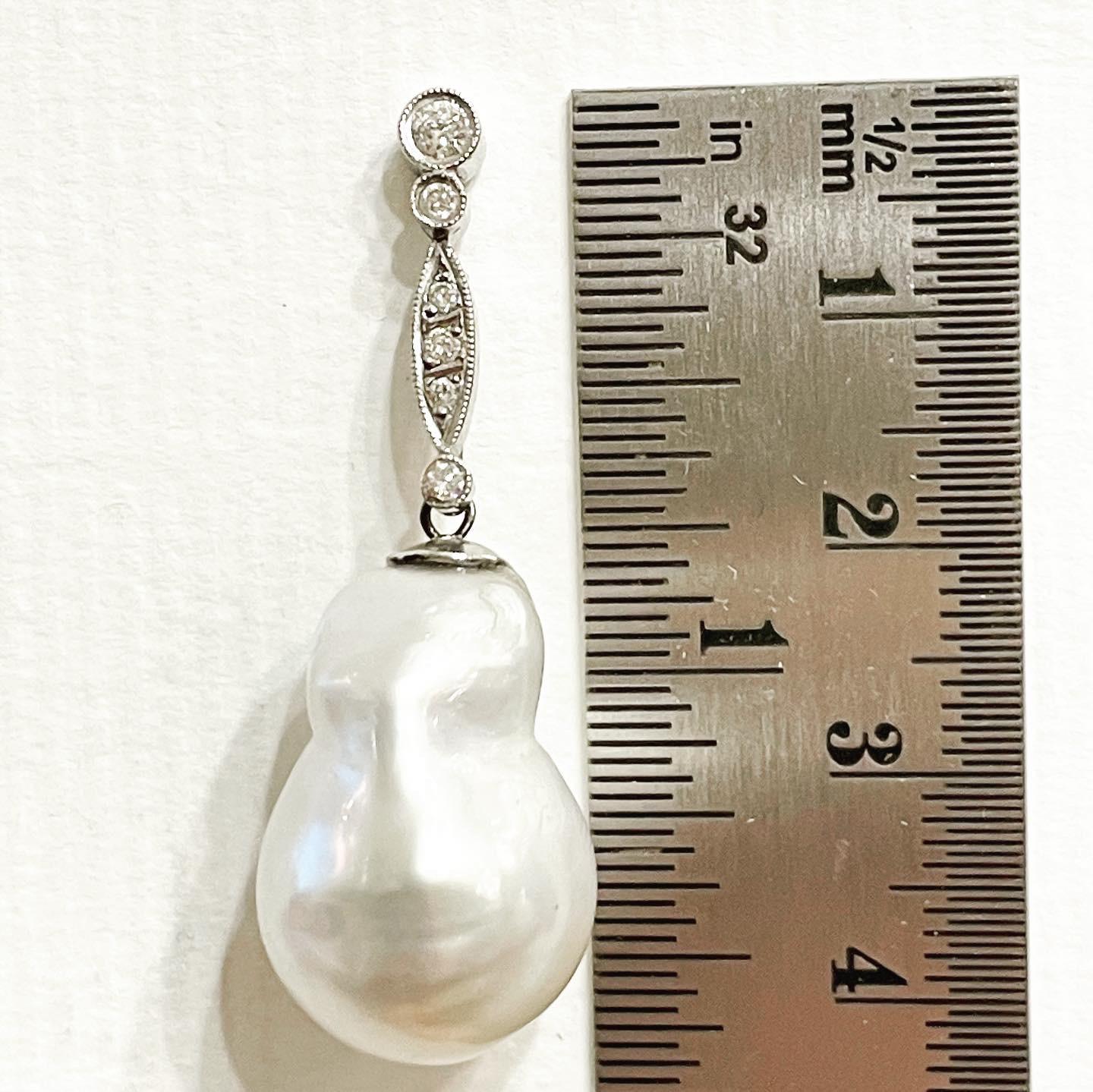 Orecchini con diamanti pendenti rimovibili con perle barocche dei mari del sud in oro bianco 18 carati in vendita 9
