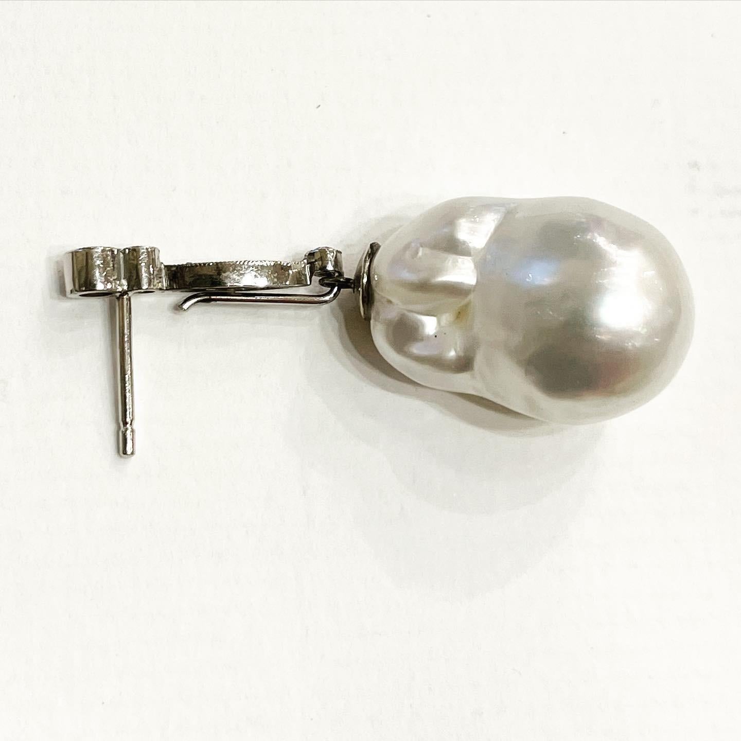 da uomo o donna Orecchini con diamanti pendenti rimovibili con perle barocche dei mari del sud in oro bianco 18 carati in vendita