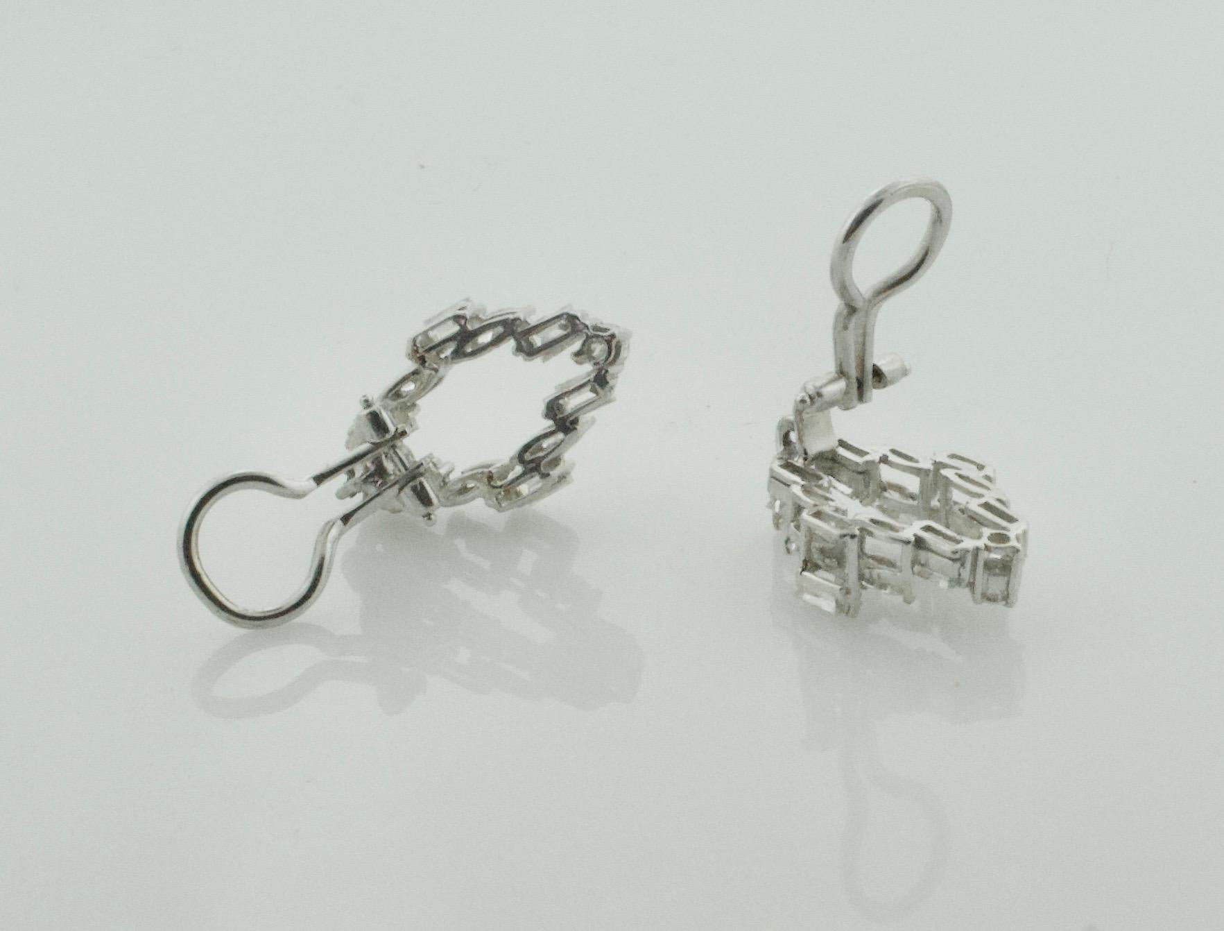 Diamant-Ohrringe mit baumelnden Diamanten aus 18 Karat 6,10 Karat für Damen oder Herren im Angebot