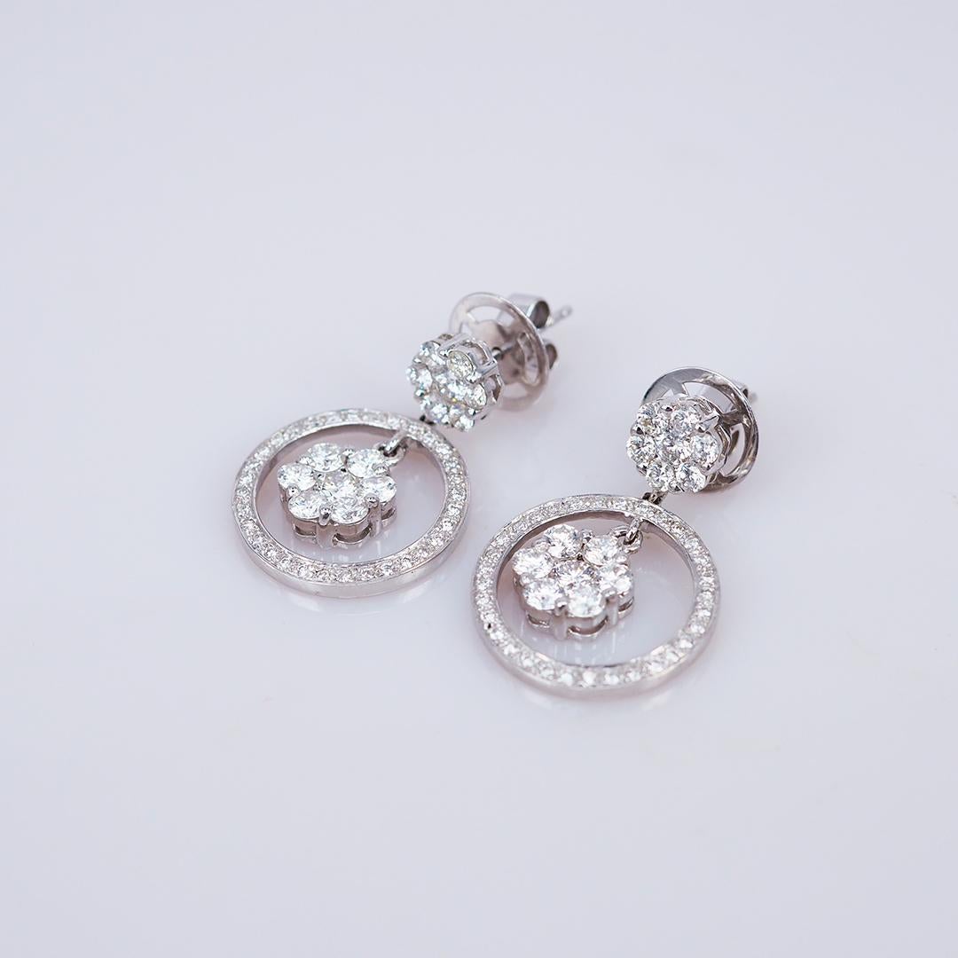 Modern Diamond Dangling Earrings 18 Karat White Gold For Sale
