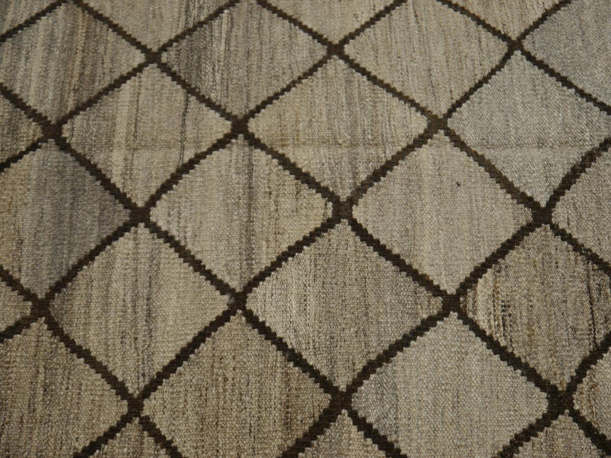 Contemporary Diamond Design Kilim Rug with Natural Undyed Wool Flat Hand-Woven Arijana Kelim For Sale