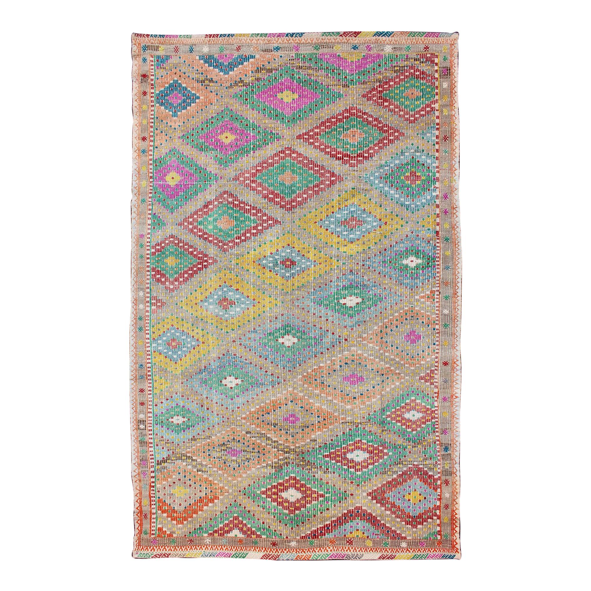 Bunter türkischer bestickter Kilim Vintage Teppich im Rautenmuster & Lebendige Farben