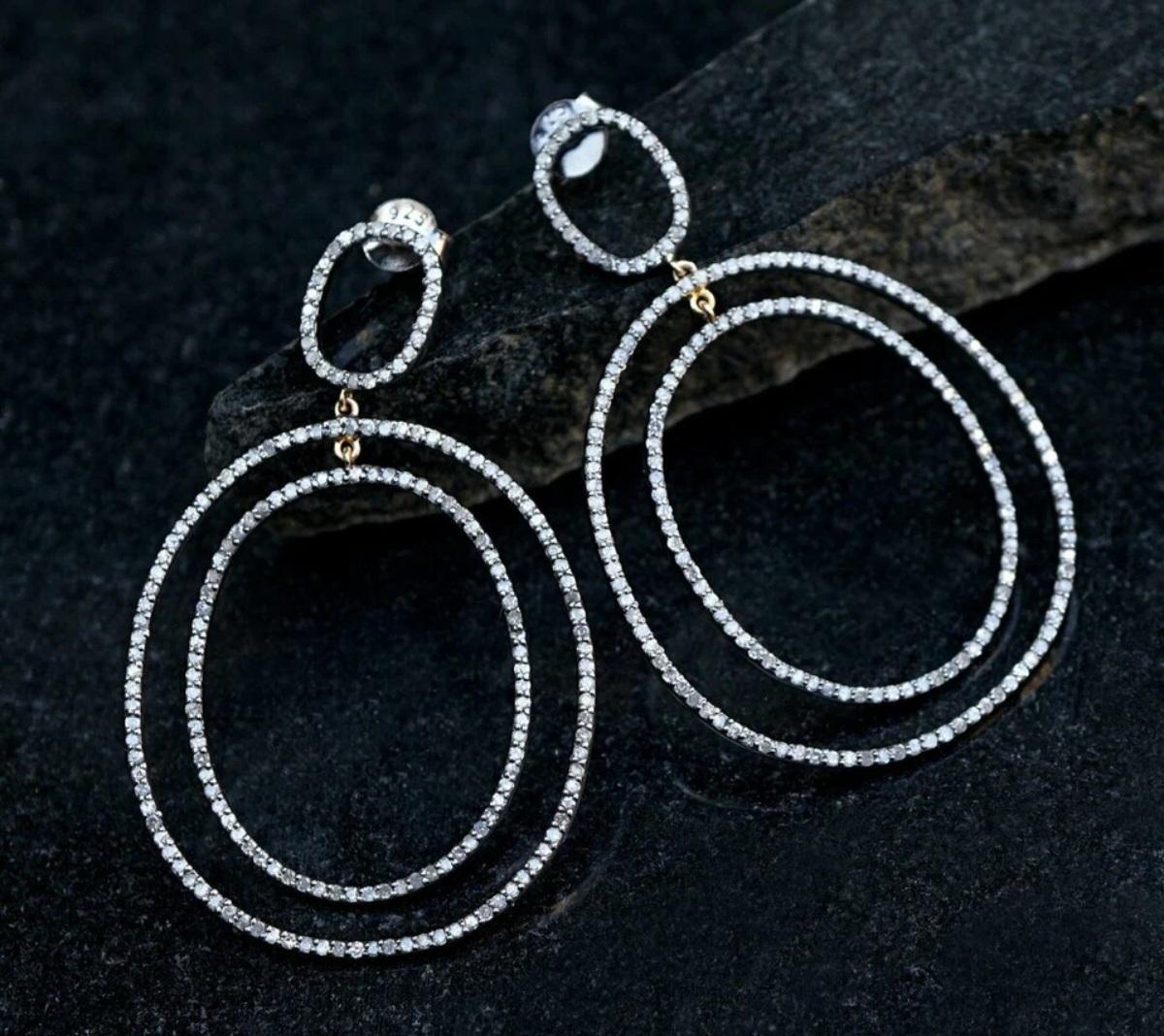 Art déco Boucles d'oreilles design en argent 925 Diamant Boucles d'oreilles pendantes faites à la main Bijoux d'anniversaire. en vente
