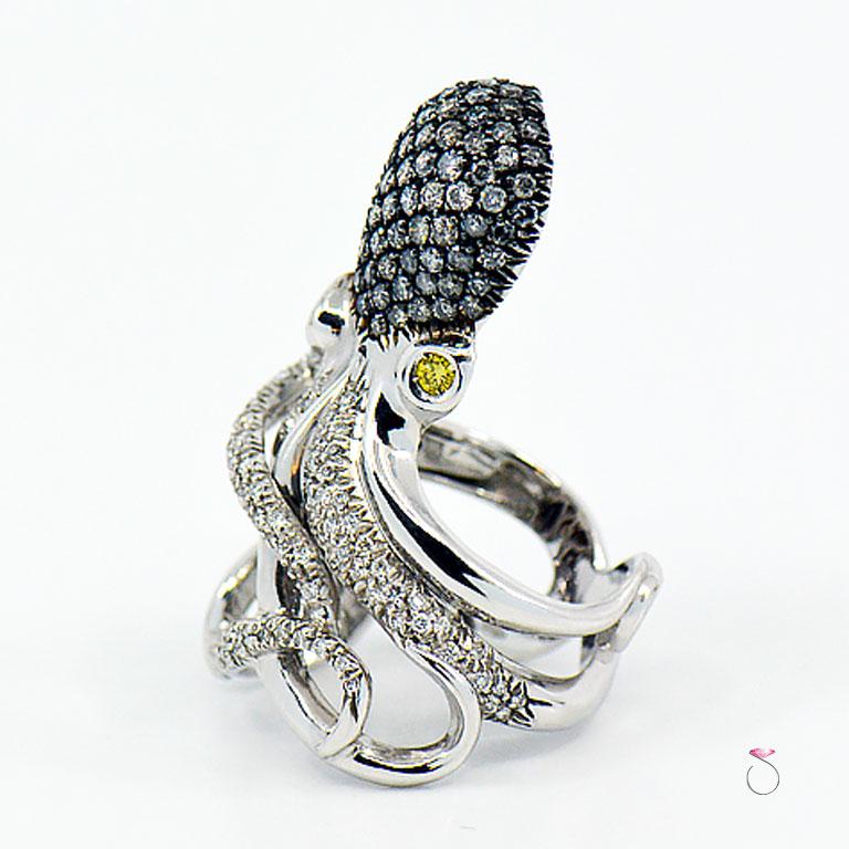 Taille ronde Bague Octopus de créateur en or blanc 18 carats et diamants en vente