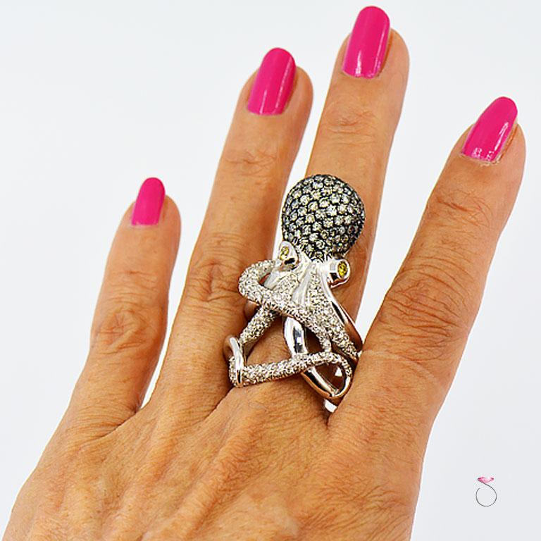 Bague Octopus de créateur en or blanc 18 carats et diamants Neuf - En vente à Honolulu, HI