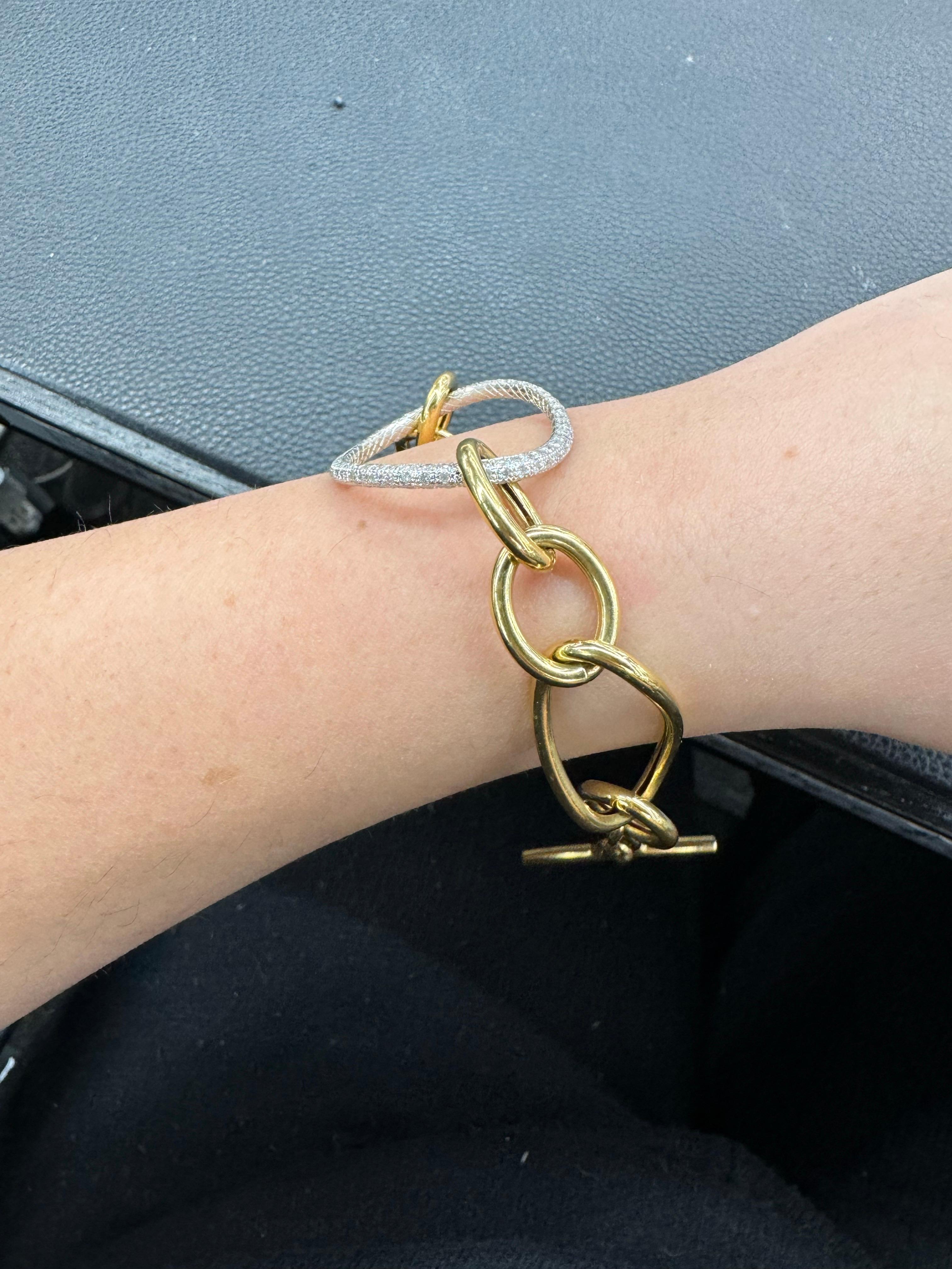 Women's Diamond Diamond Oval Link Toggle Bracelet 18 Karat Yellow Gold 17.2 Grams For Sale
