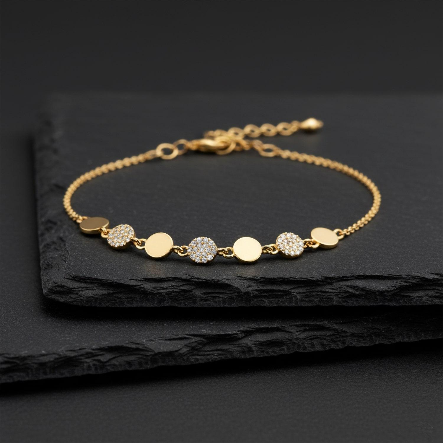 Moderne Bracelet en or jaune 14K (ou 18k sur demande) avec disque de diamant en vente