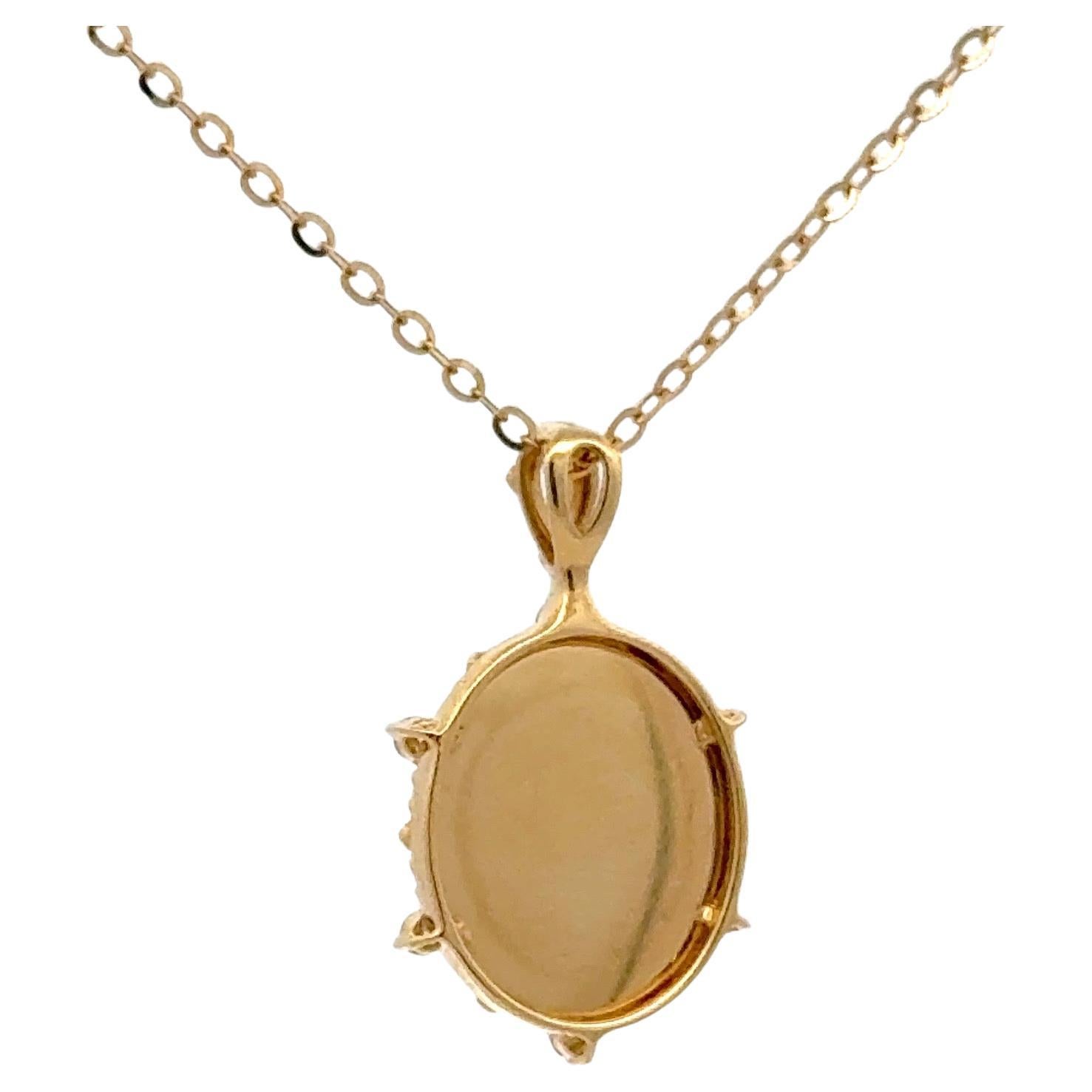 Diamond Disc Beaded Oval Pendant Necklace 0.15 Carats 18KT Yellow Gold 3.2 Grams In New Condition For Sale In New York, NY