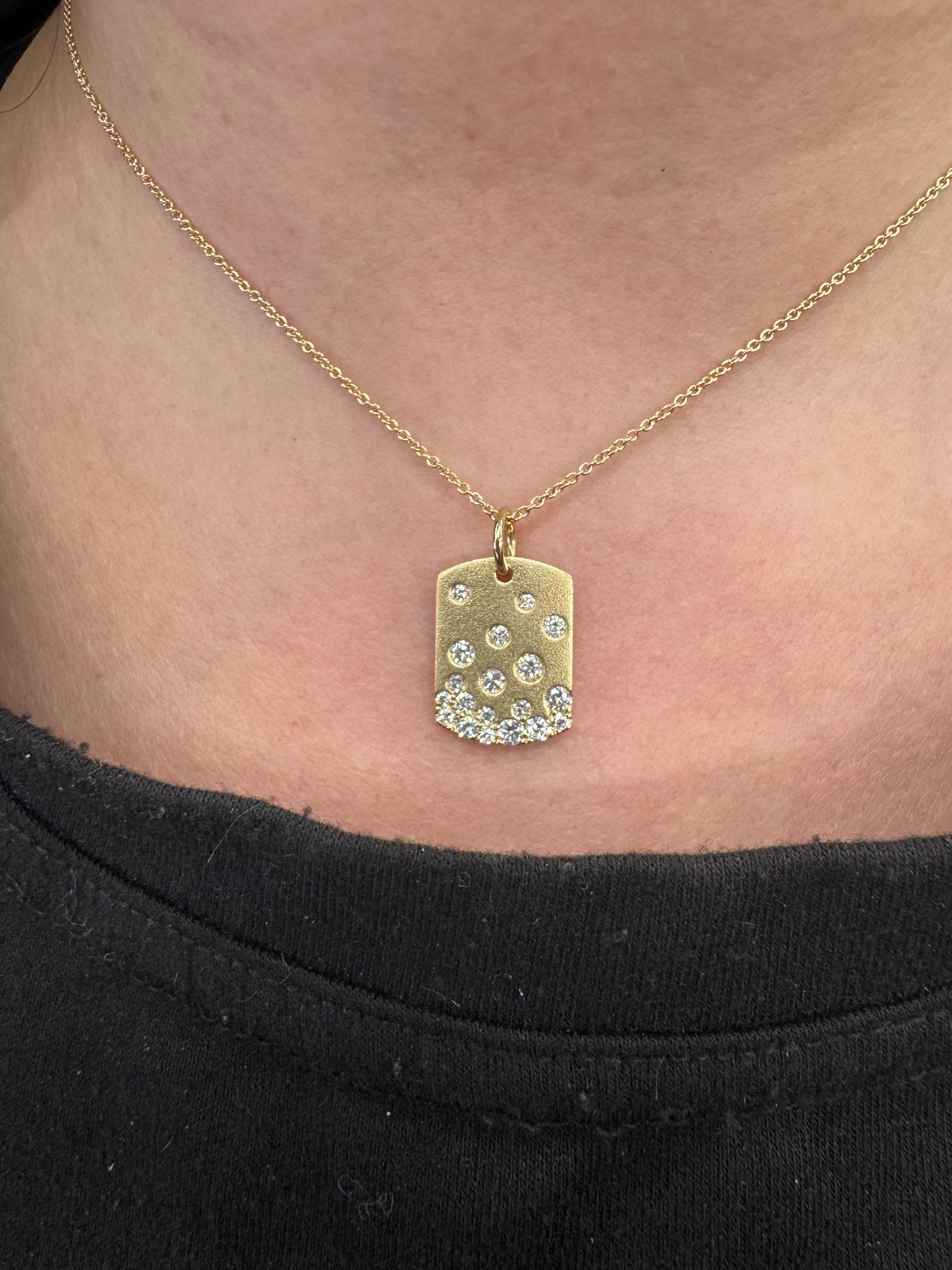Contemporaneo Collana con ciondolo con coriandoli di diamanti 0,73 carati in oro giallo 14 carati in vendita