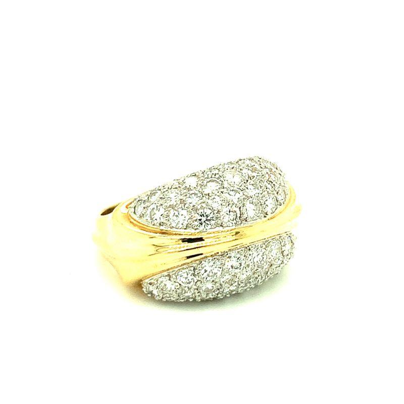 Bague en or jaune 18K et platine avec dôme en diamant, vers les années 1970 Bon état - En vente à Beverly Hills, CA